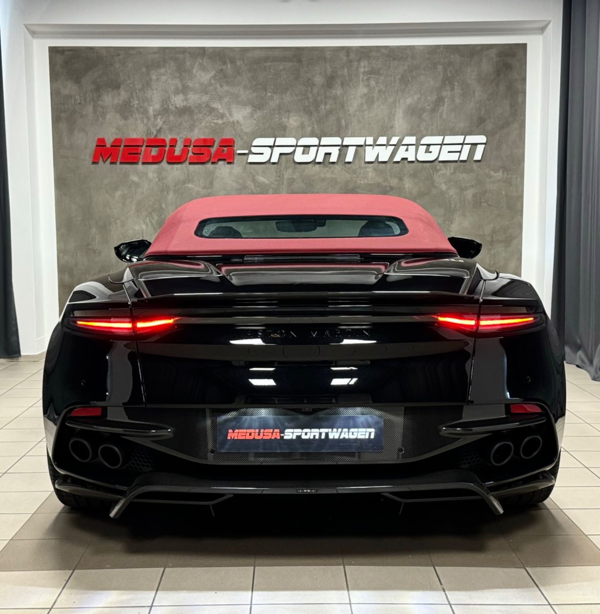 Fahrzeugabbildung Aston Martin DBS V12 770 ULTIMATE VOLANTE 1OF199 EXLUSIV NEW!