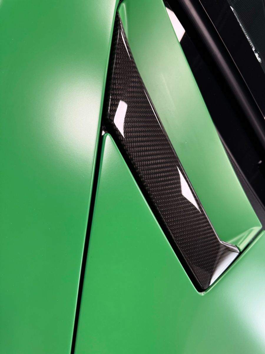 Fahrzeugabbildung Lamborghini AVENTADOR S ROADSTER GREEN EXT&INT CARBON FULLOP