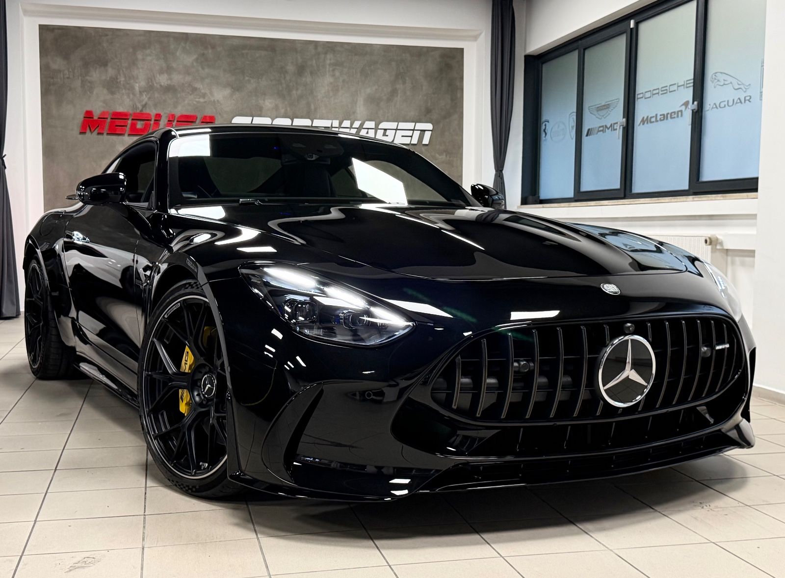 Mercedes-Benz AMG GT 63 4M+ COUPE PERFORMANCE CARBON BURMESTER