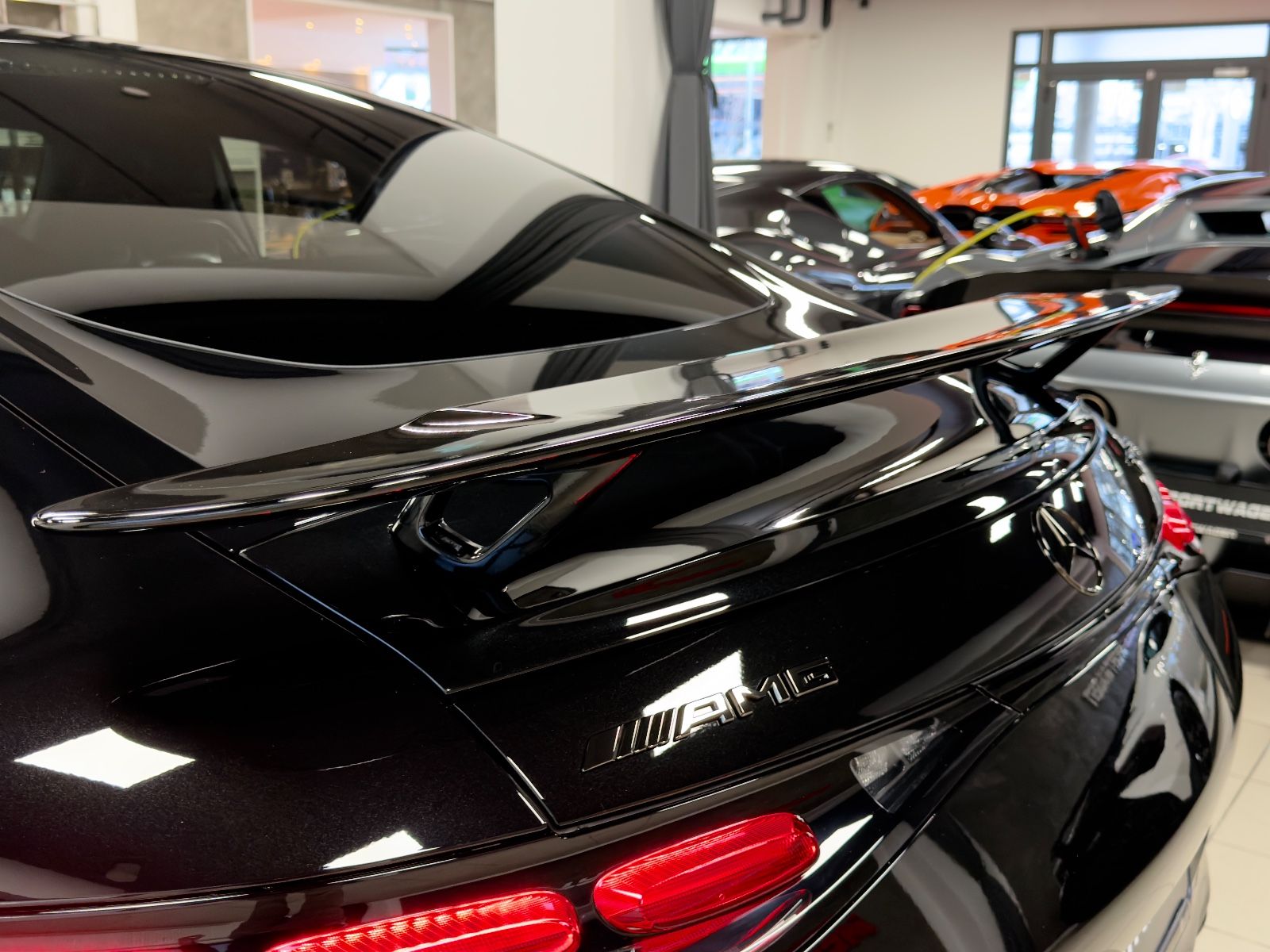 Fahrzeugabbildung Mercedes-Benz AMG GT 63 4M+ COUPE PERFORMANCE CARBON BURMESTER