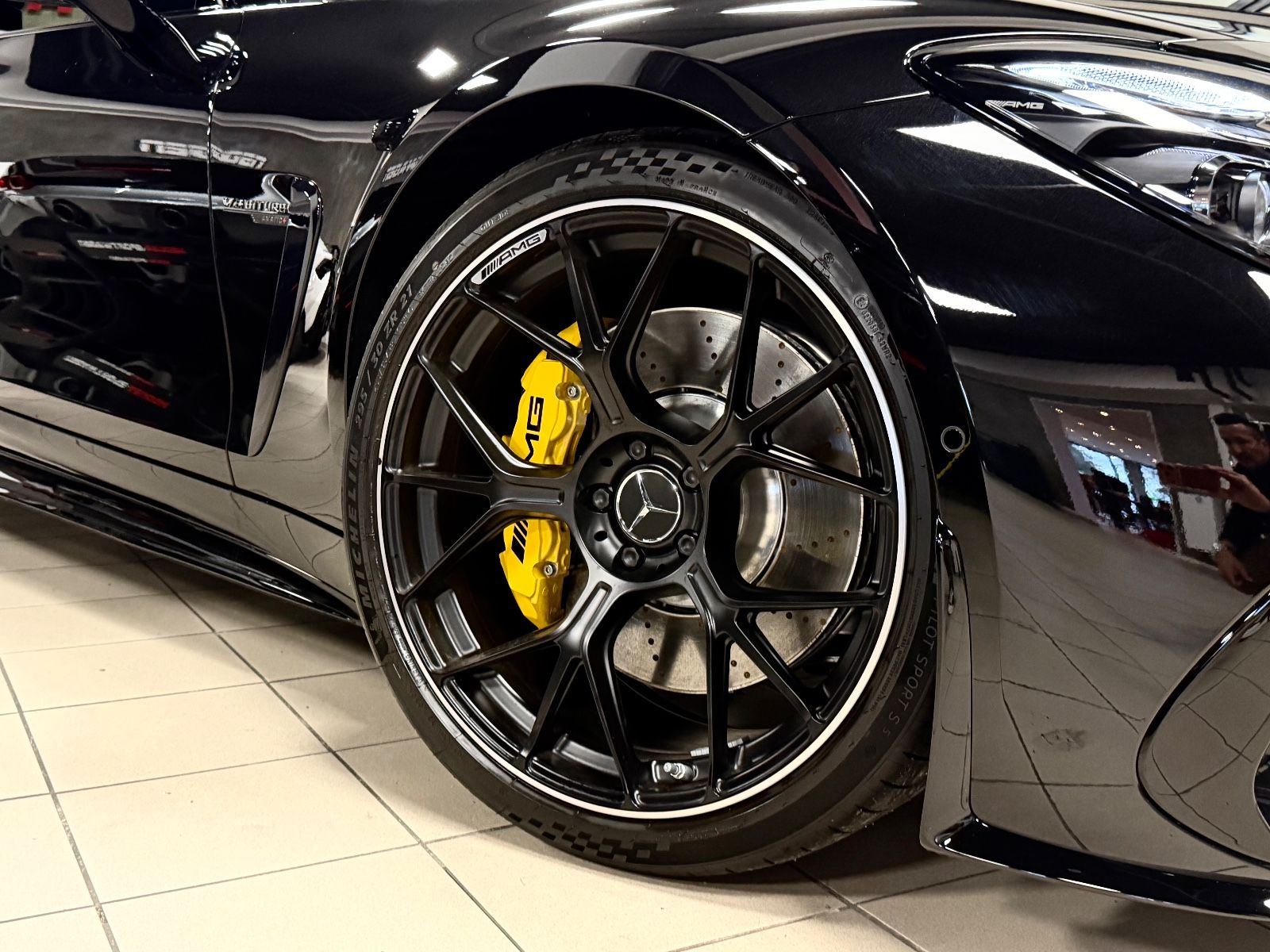 Fahrzeugabbildung Mercedes-Benz AMG GT 63 4M+ COUPE PERFORMANCE CARBON BURMESTER