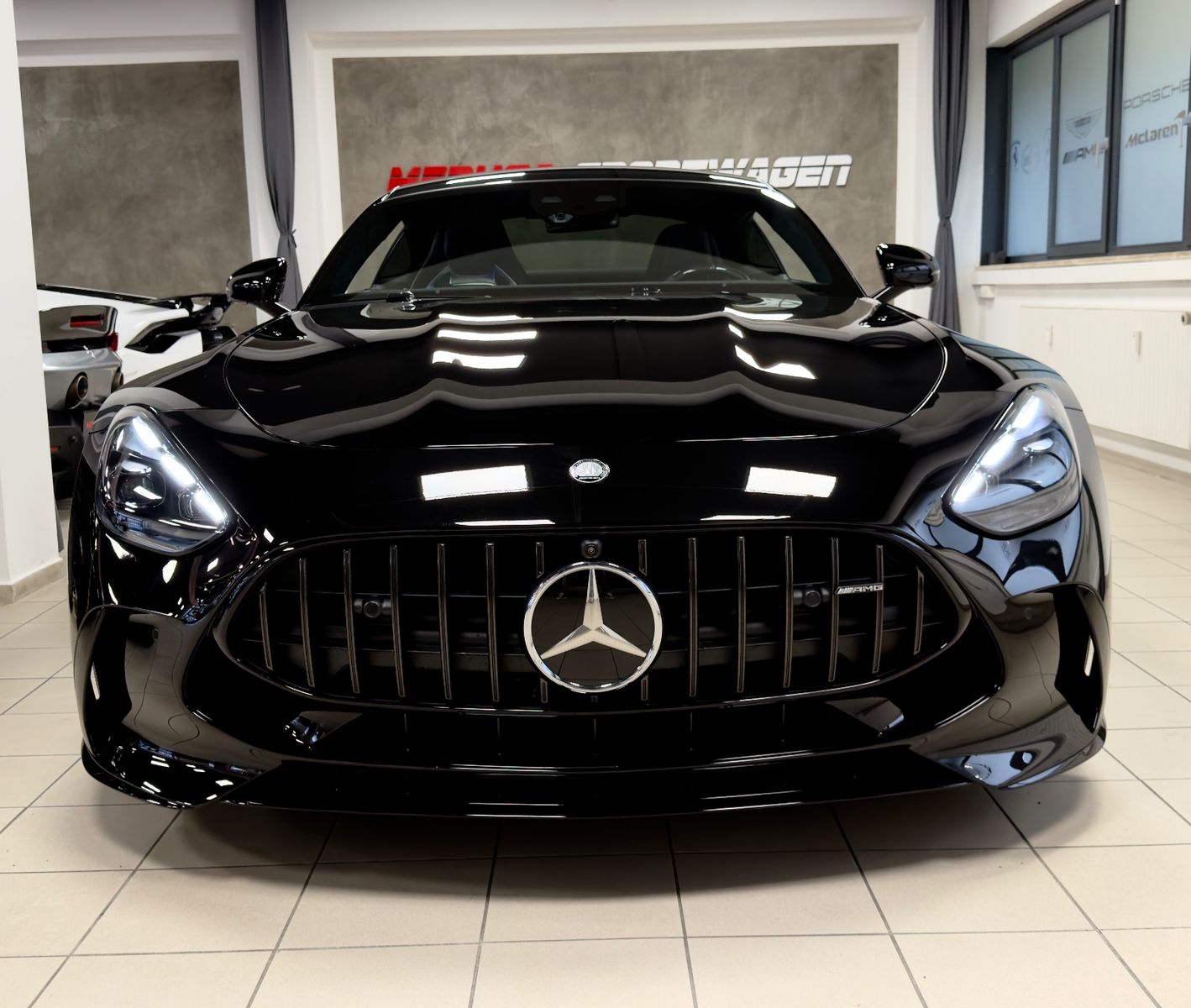 Fahrzeugabbildung Mercedes-Benz AMG GT 63 4M+ COUPE PERFORMANCE CARBON BURMESTER