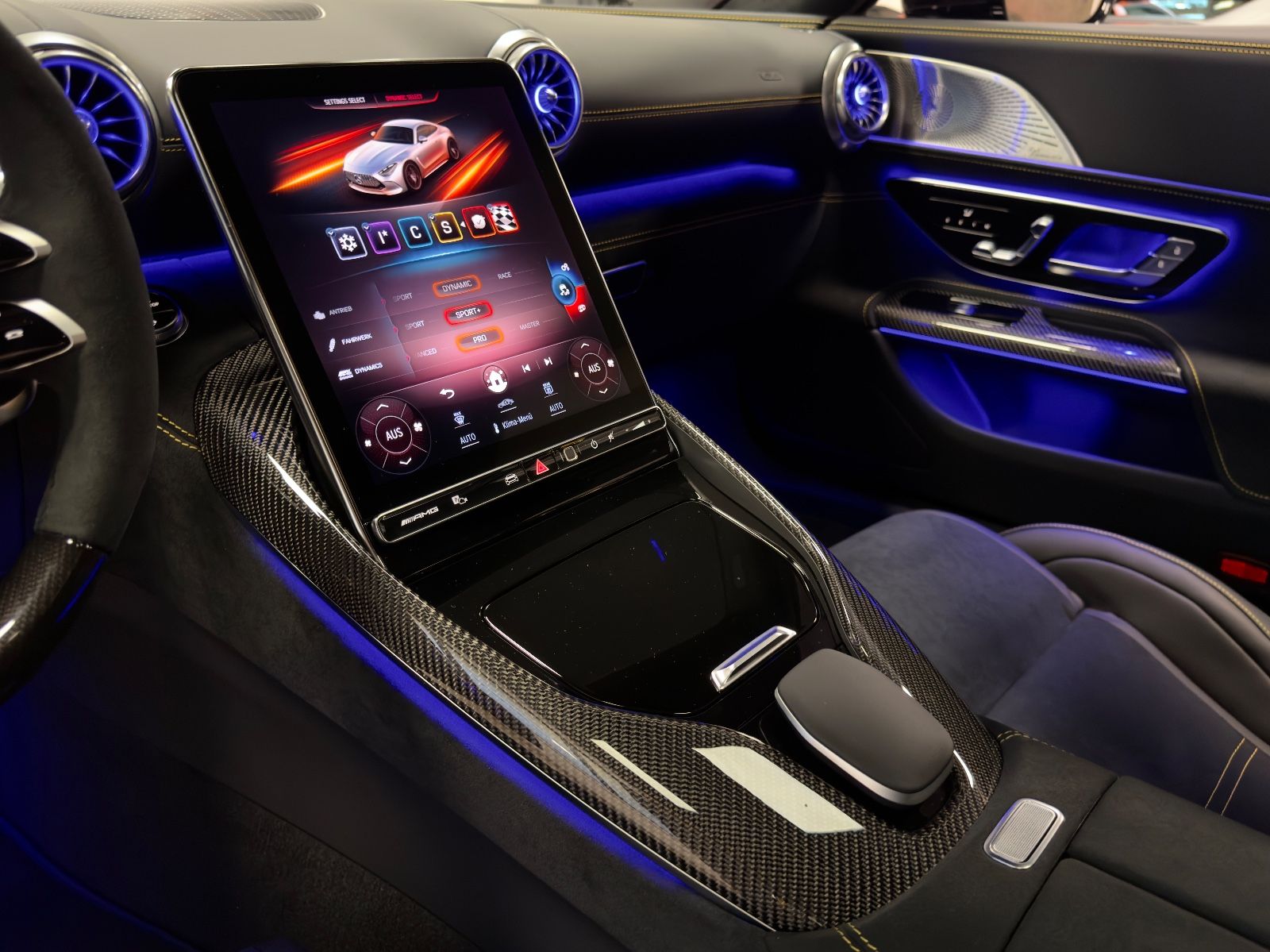 Fahrzeugabbildung Mercedes-Benz AMG GT 63 4M+ COUPE PERFORMANCE CARBON BURMESTER