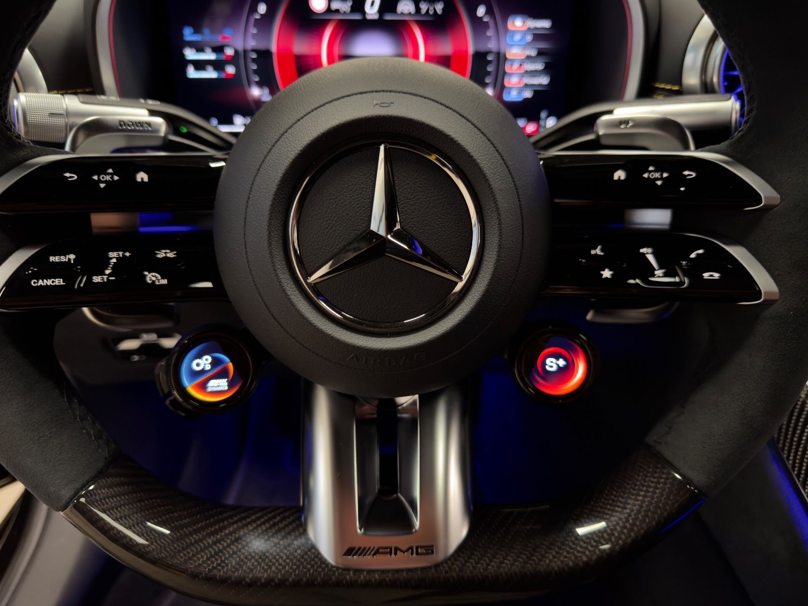 Fahrzeugabbildung Mercedes-Benz AMG GT 63 4M+ COUPE PERFORMANCE CARBON BURMESTER