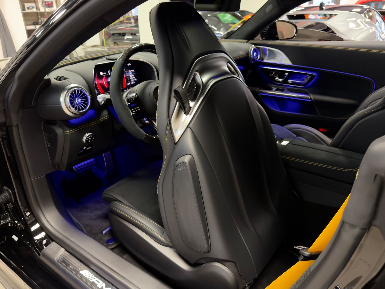 Fahrzeugabbildung Mercedes-Benz AMG GT 63 4M+ COUPE PERFORMANCE CARBON BURMESTER