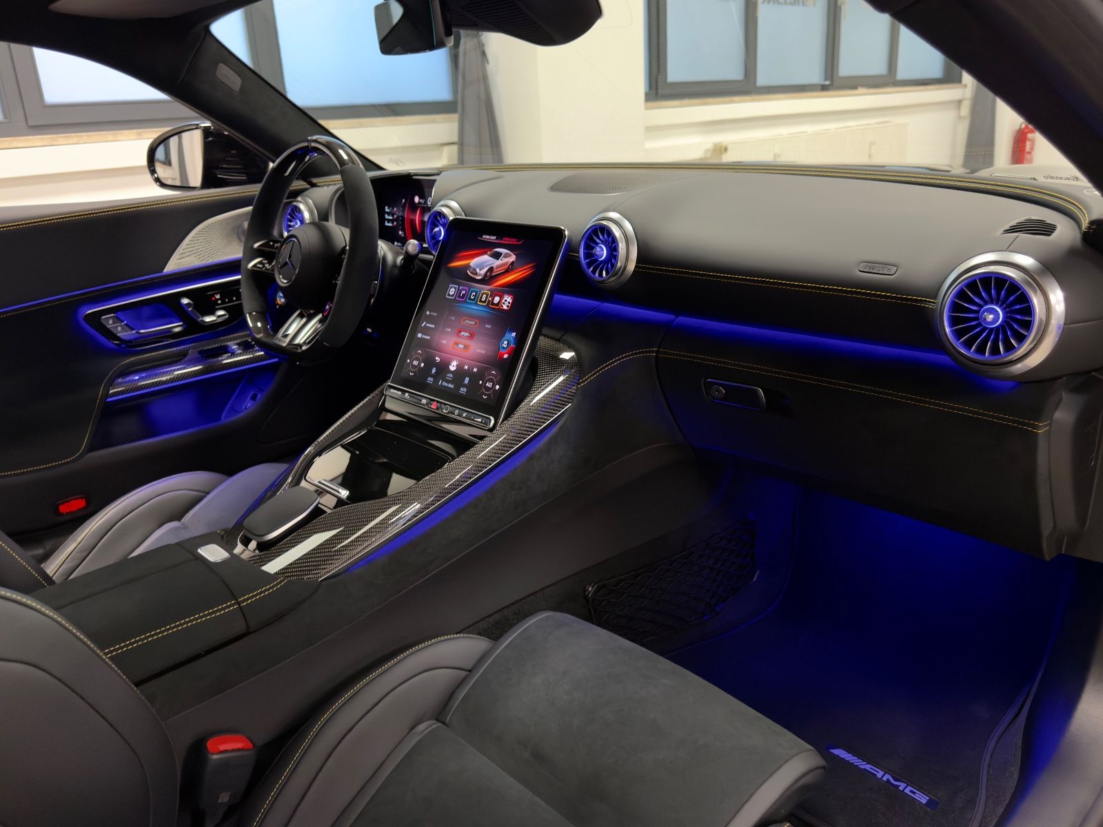 Fahrzeugabbildung Mercedes-Benz AMG GT 63 4M+ COUPE PERFORMANCE CARBON BURMESTER