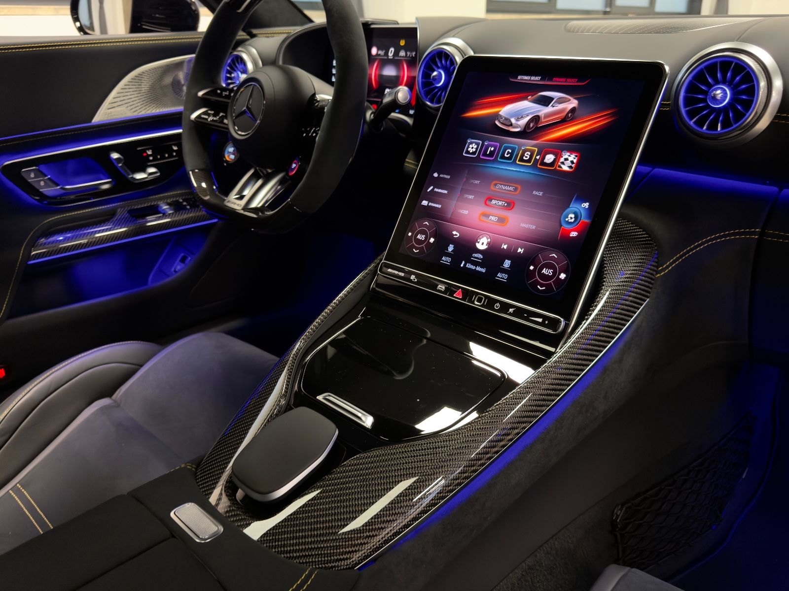 Fahrzeugabbildung Mercedes-Benz AMG GT 63 4M+ COUPE PERFORMANCE CARBON BURMESTER