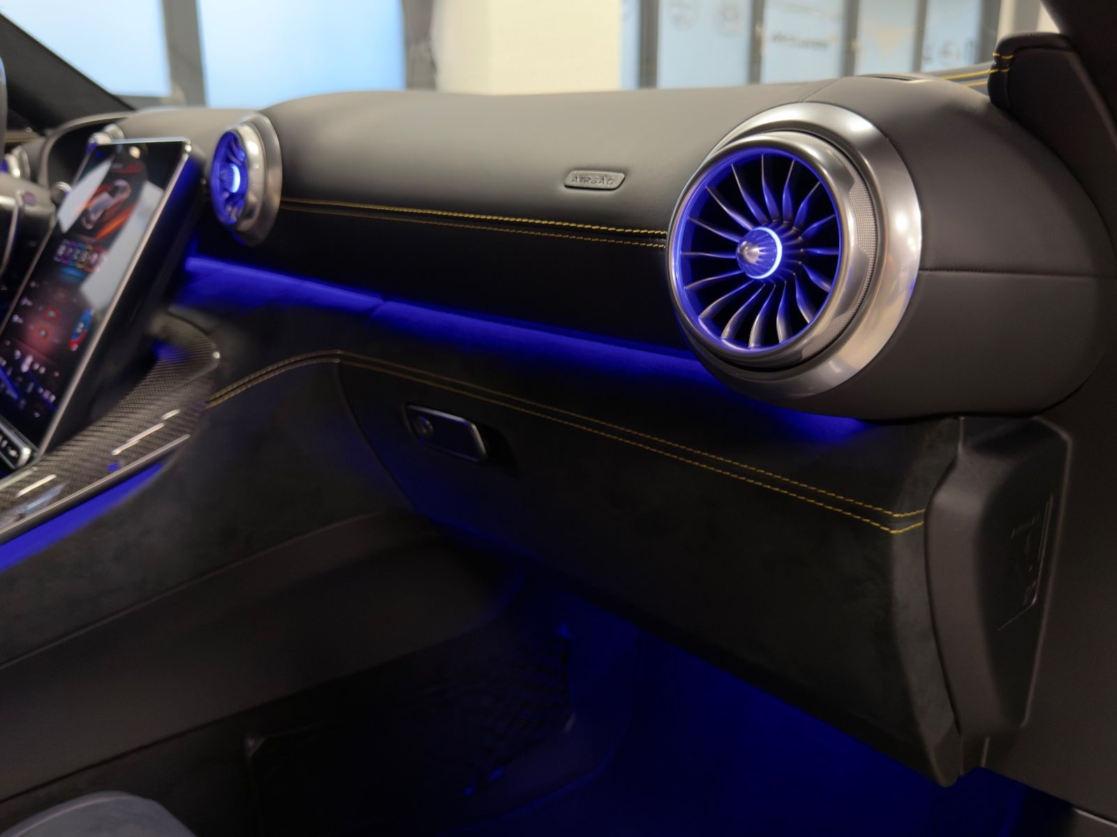 Fahrzeugabbildung Mercedes-Benz AMG GT 63 4M+ COUPE PERFORMANCE CARBON BURMESTER