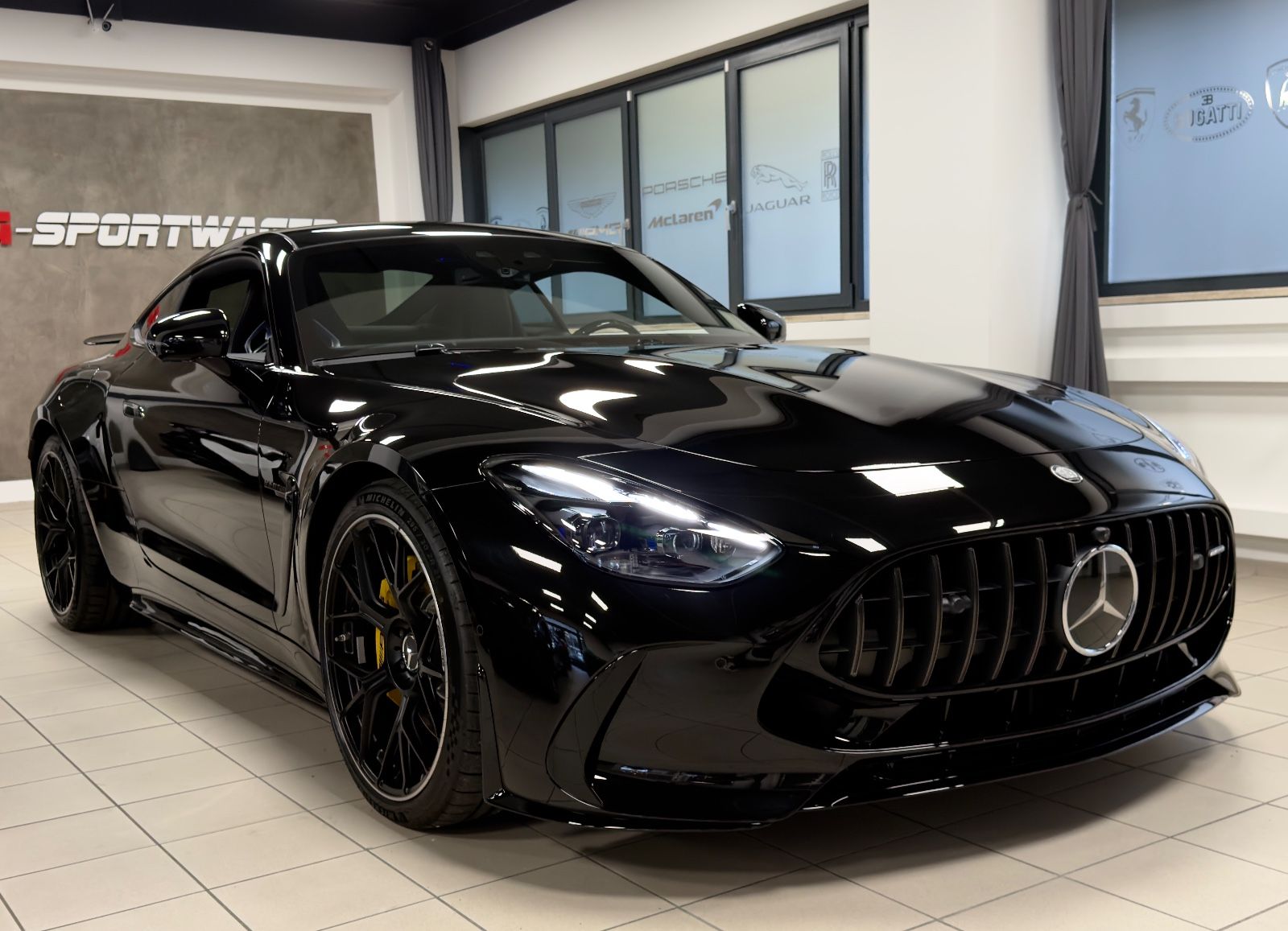 Fahrzeugabbildung Mercedes-Benz AMG GT 63 4M+ COUPE PERFORMANCE CARBON BURMESTER
