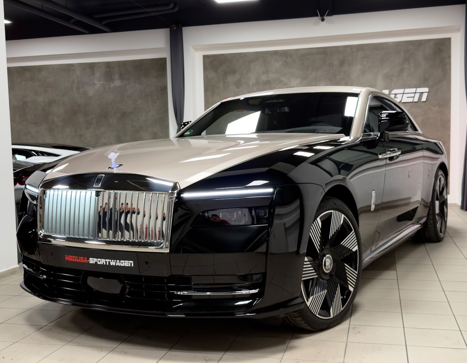 Fahrzeugabbildung Rolls-Royce SPECTRE DUO-TONE STARLIGHT BESPOKE FULLOPTION!!!
