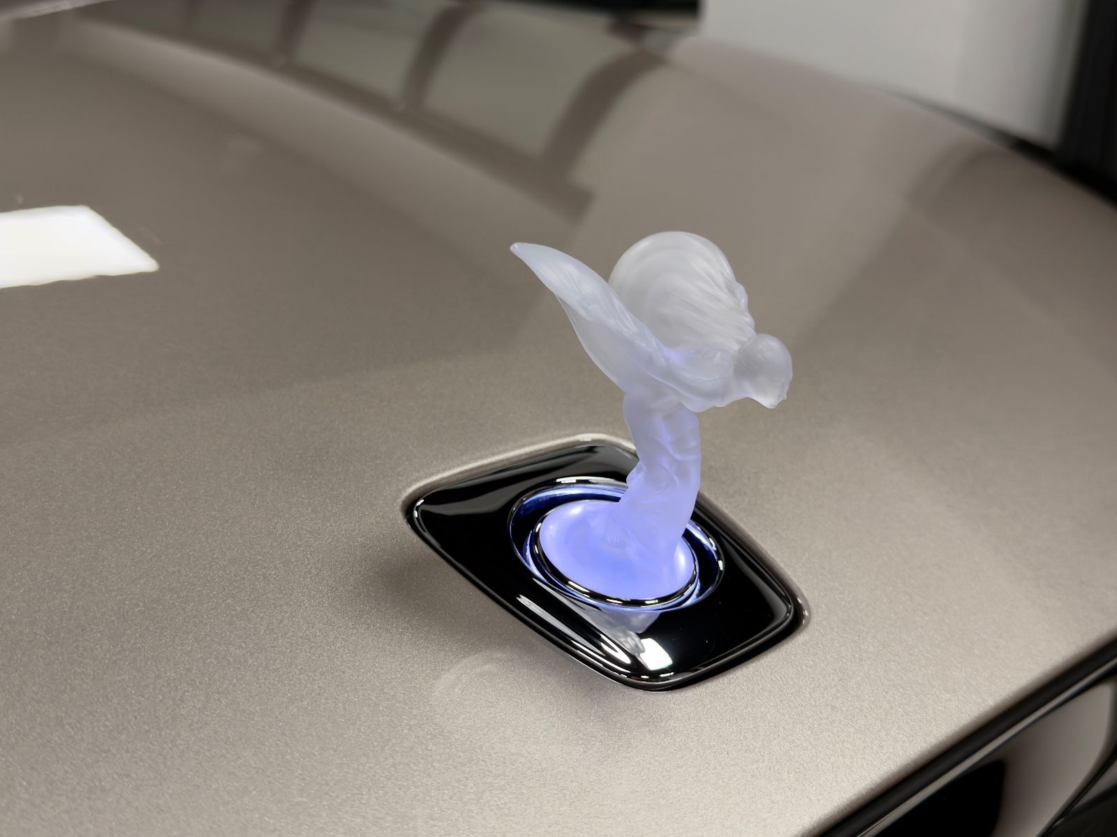 Fahrzeugabbildung Rolls-Royce SPECTRE DUO-TONE STARLIGHT BESPOKE FULLOPTION!!!