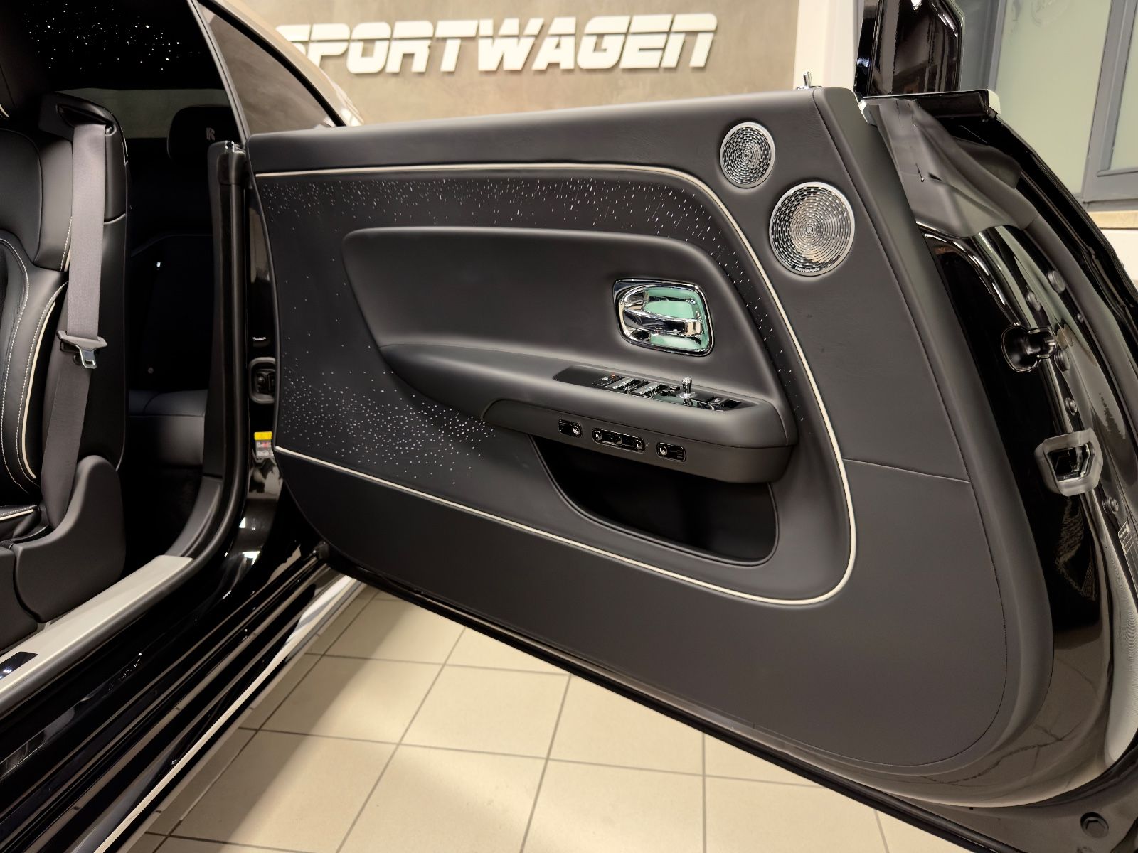 Fahrzeugabbildung Rolls-Royce SPECTRE DUO-TONE STARLIGHT BESPOKE FULLOPTION!!!