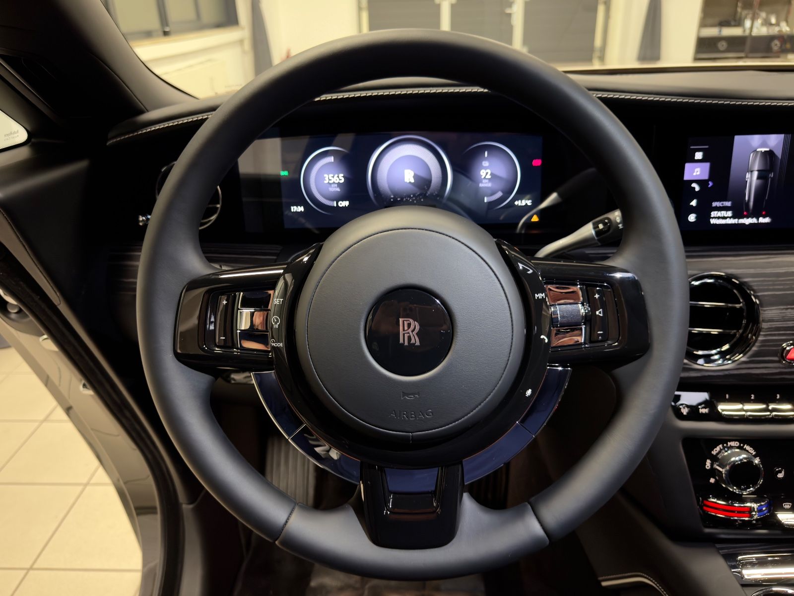 Fahrzeugabbildung Rolls-Royce SPECTRE DUO-TONE STARLIGHT BESPOKE FULLOPTION!!!