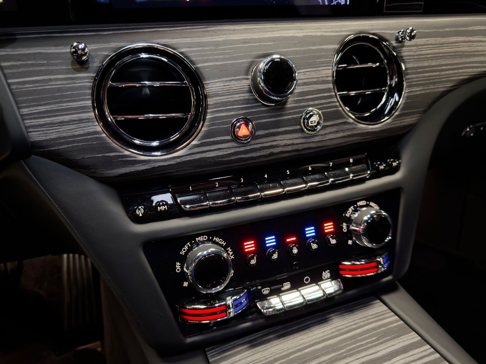 Fahrzeugabbildung Rolls-Royce SPECTRE DUO-TONE STARLIGHT BESPOKE FULLOPTION!!!