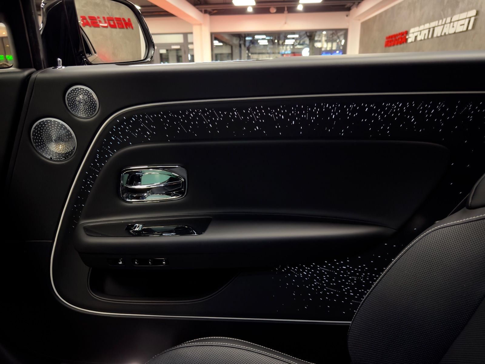 Fahrzeugabbildung Rolls-Royce SPECTRE DUO-TONE STARLIGHT BESPOKE FULLOPTION!!!