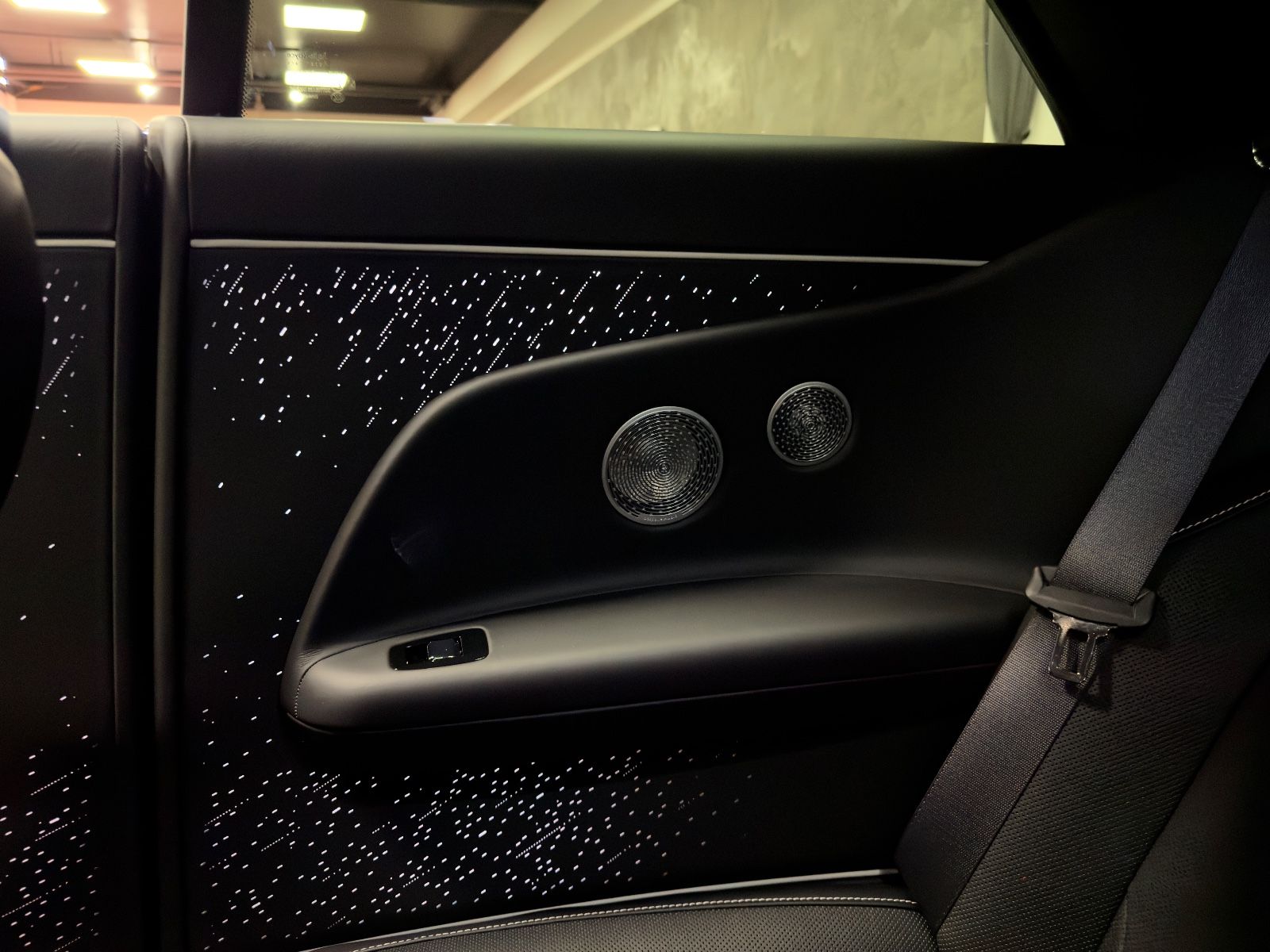 Fahrzeugabbildung Rolls-Royce SPECTRE DUO-TONE STARLIGHT BESPOKE FULLOPTION!!!