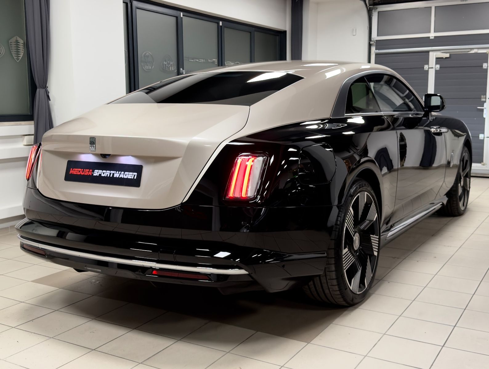 Fahrzeugabbildung Rolls-Royce SPECTRE DUO-TONE STARLIGHT BESPOKE FULLOPTION!!!