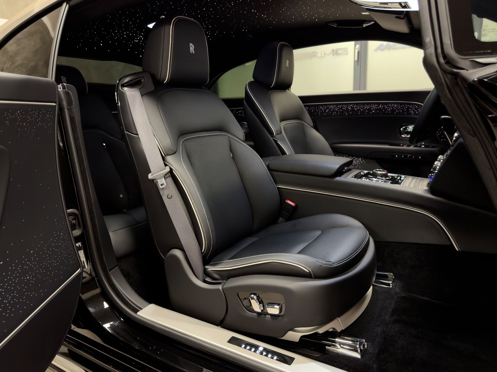Fahrzeugabbildung Rolls-Royce SPECTRE DUO-TONE STARLIGHT BESPOKE FULLOPTION!!!