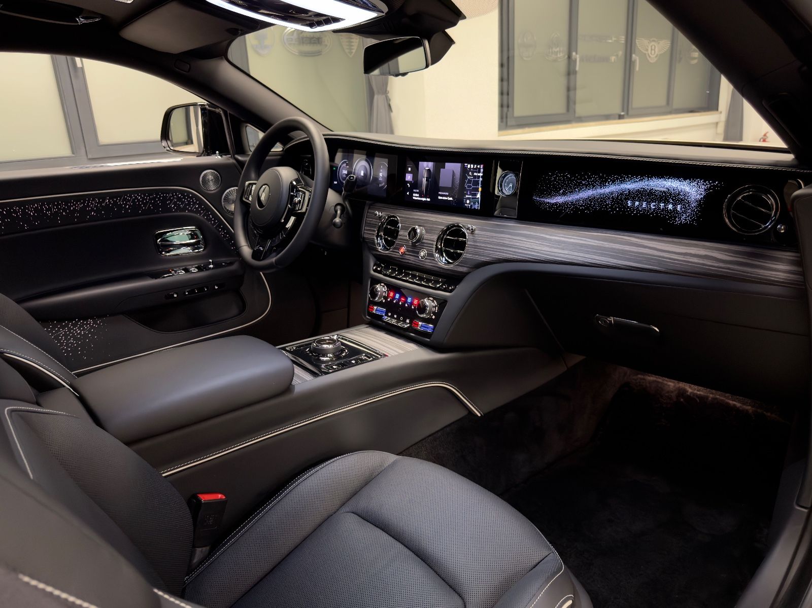 Fahrzeugabbildung Rolls-Royce SPECTRE DUO-TONE STARLIGHT BESPOKE FULLOPTION!!!