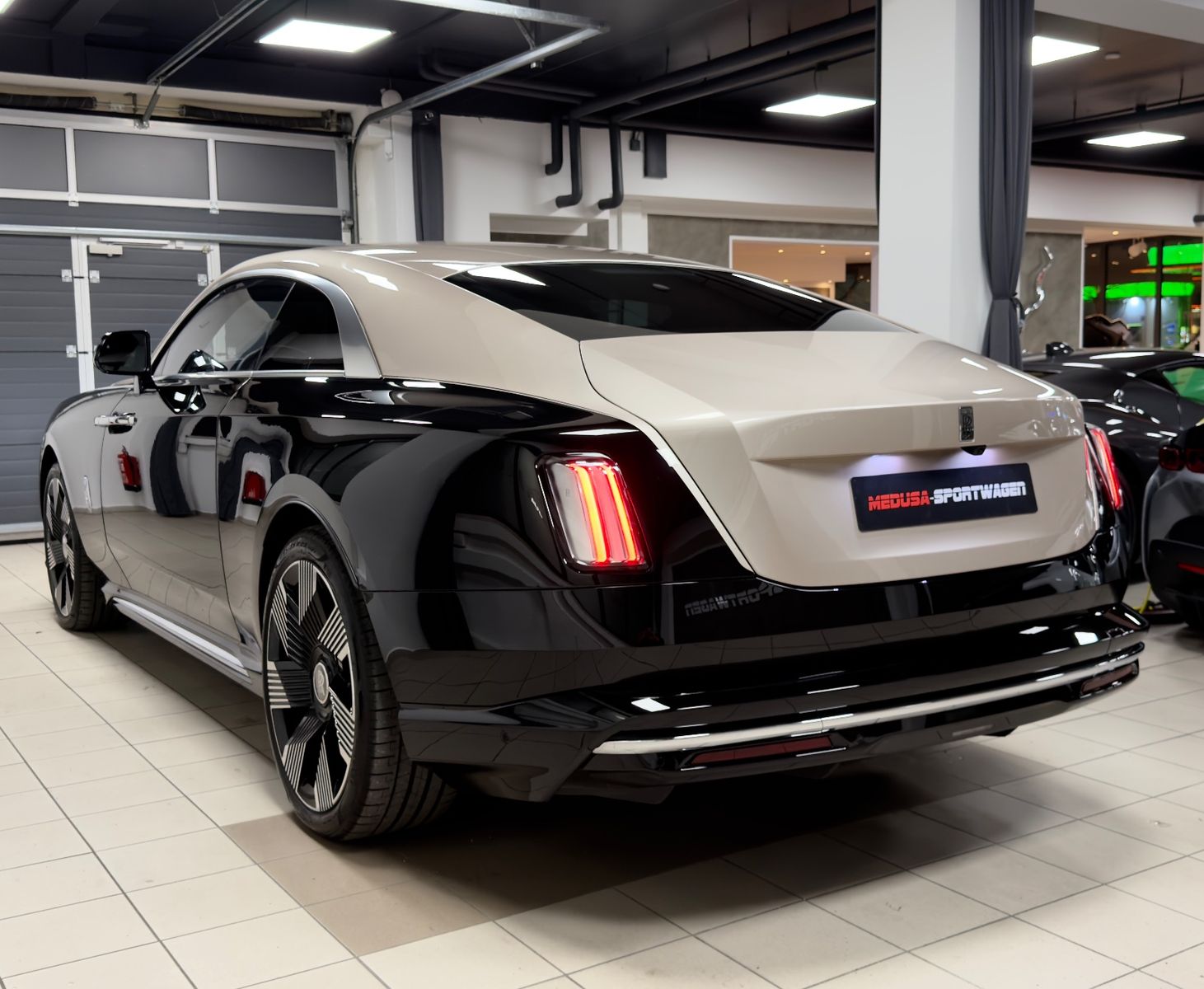 Fahrzeugabbildung Rolls-Royce SPECTRE DUO-TONE STARLIGHT BESPOKE FULLOPTION!!!