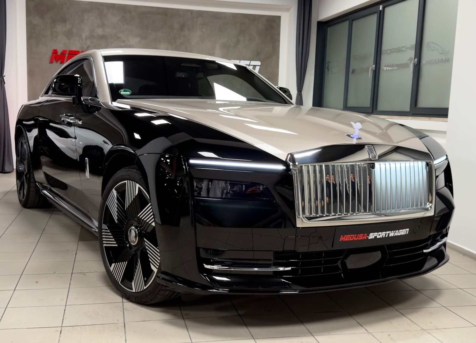 Fahrzeugabbildung Rolls-Royce SPECTRE DUO-TONE STARLIGHT BESPOKE FULLOPTION!!!