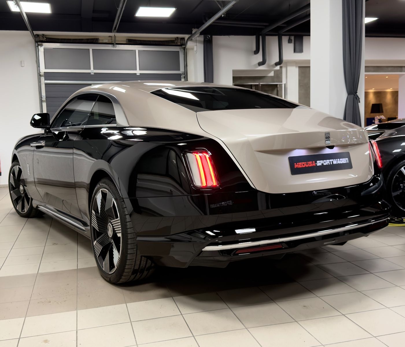 Fahrzeugabbildung Rolls-Royce SPECTRE DUO-TONE STARLIGHT BESPOKE FULLOPTION!!!