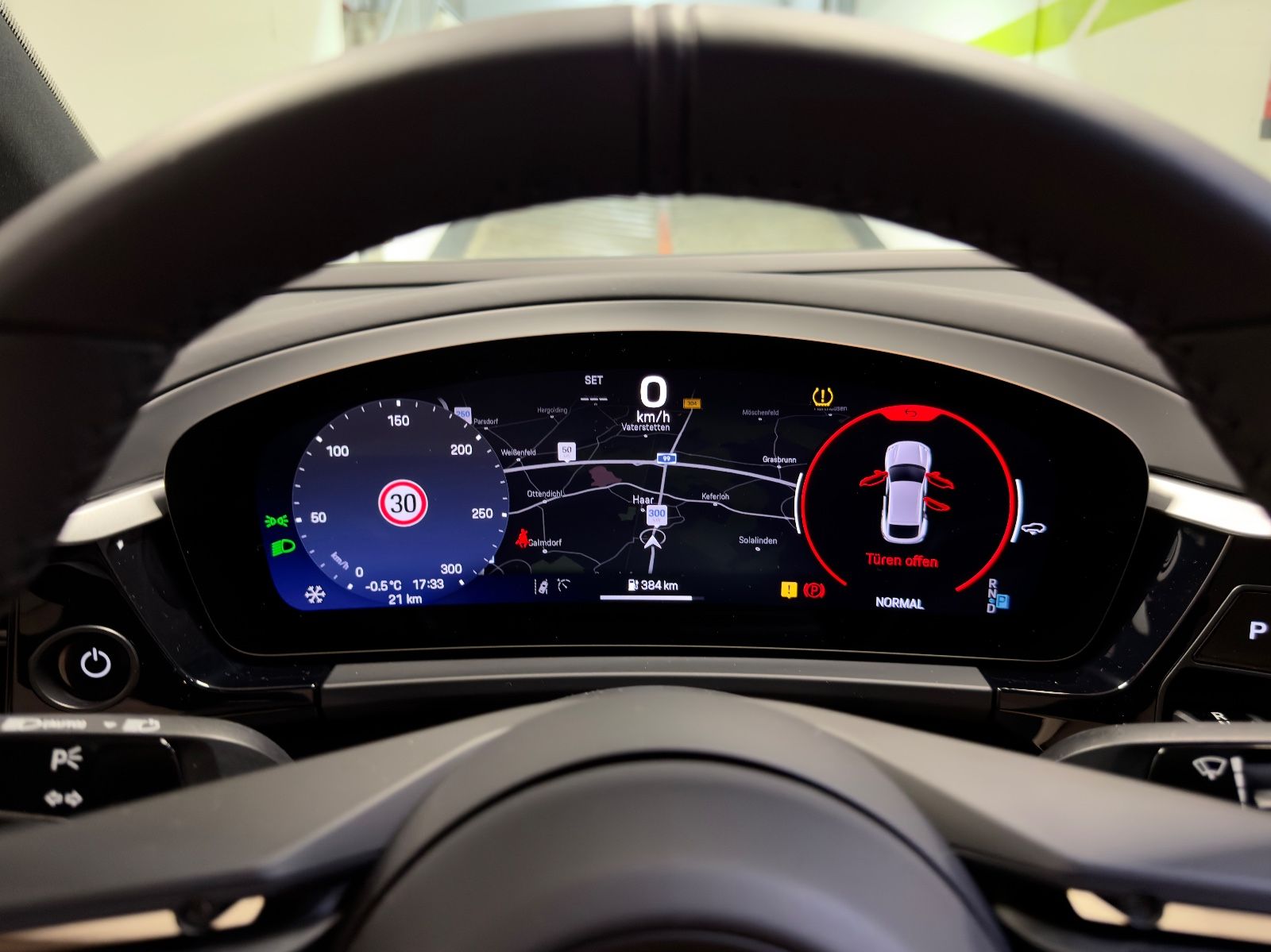 Fahrzeugabbildung Porsche MACAN 4 DESIGNPACK 22ZOLL TRÜFFEL INT PANO FULL!