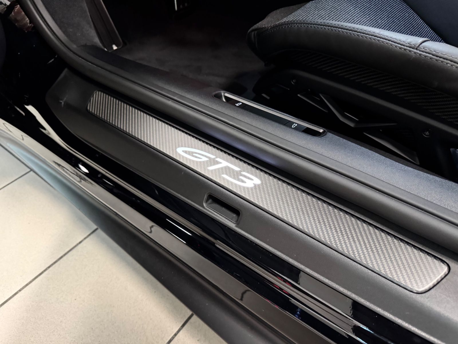 Fahrzeugabbildung Porsche 992 GT3 MK2 FACELIFT TOURING PAKET CARBON 25 NEW