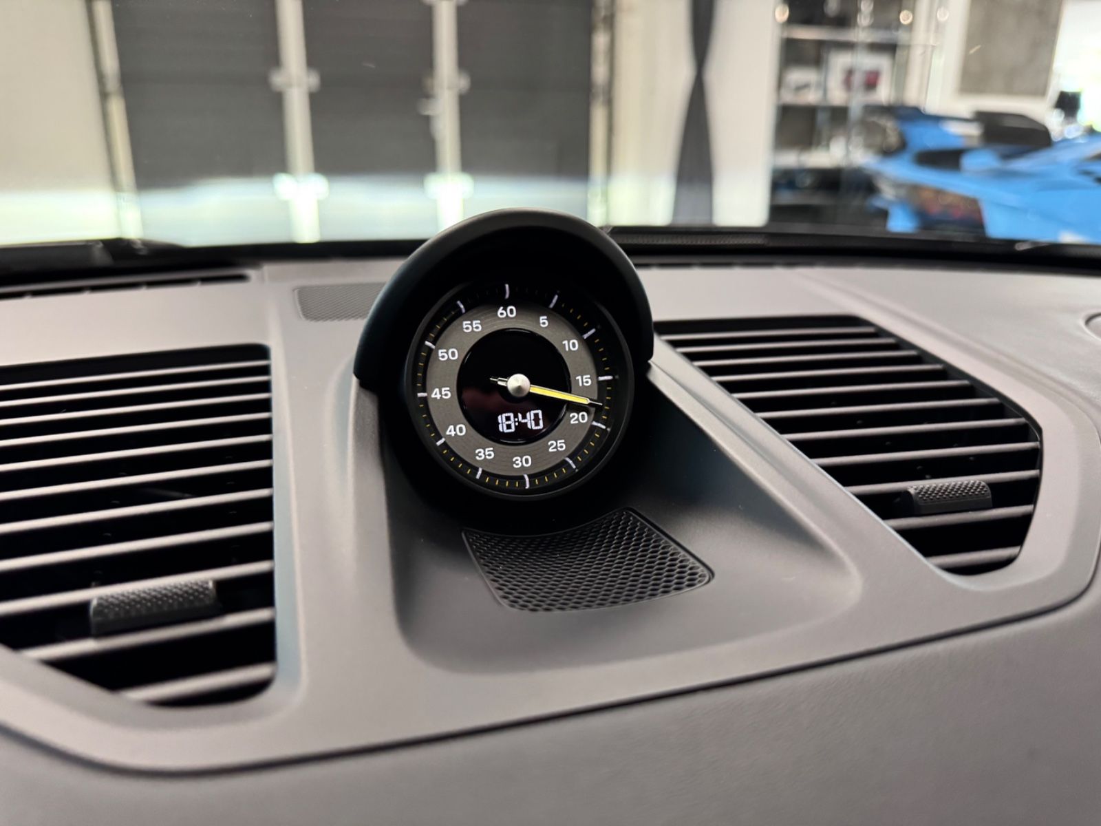 Fahrzeugabbildung Porsche 992 GT3 MK2 FACELIFT TOURING PAKET CARBON 25 NEW