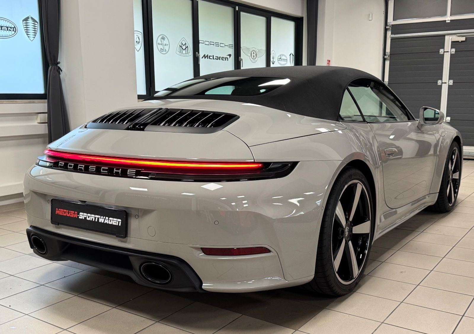 Fahrzeugabbildung Porsche 992 CARRERA CABRIO FACELIFT SPORTDESIGN BOSE NEW