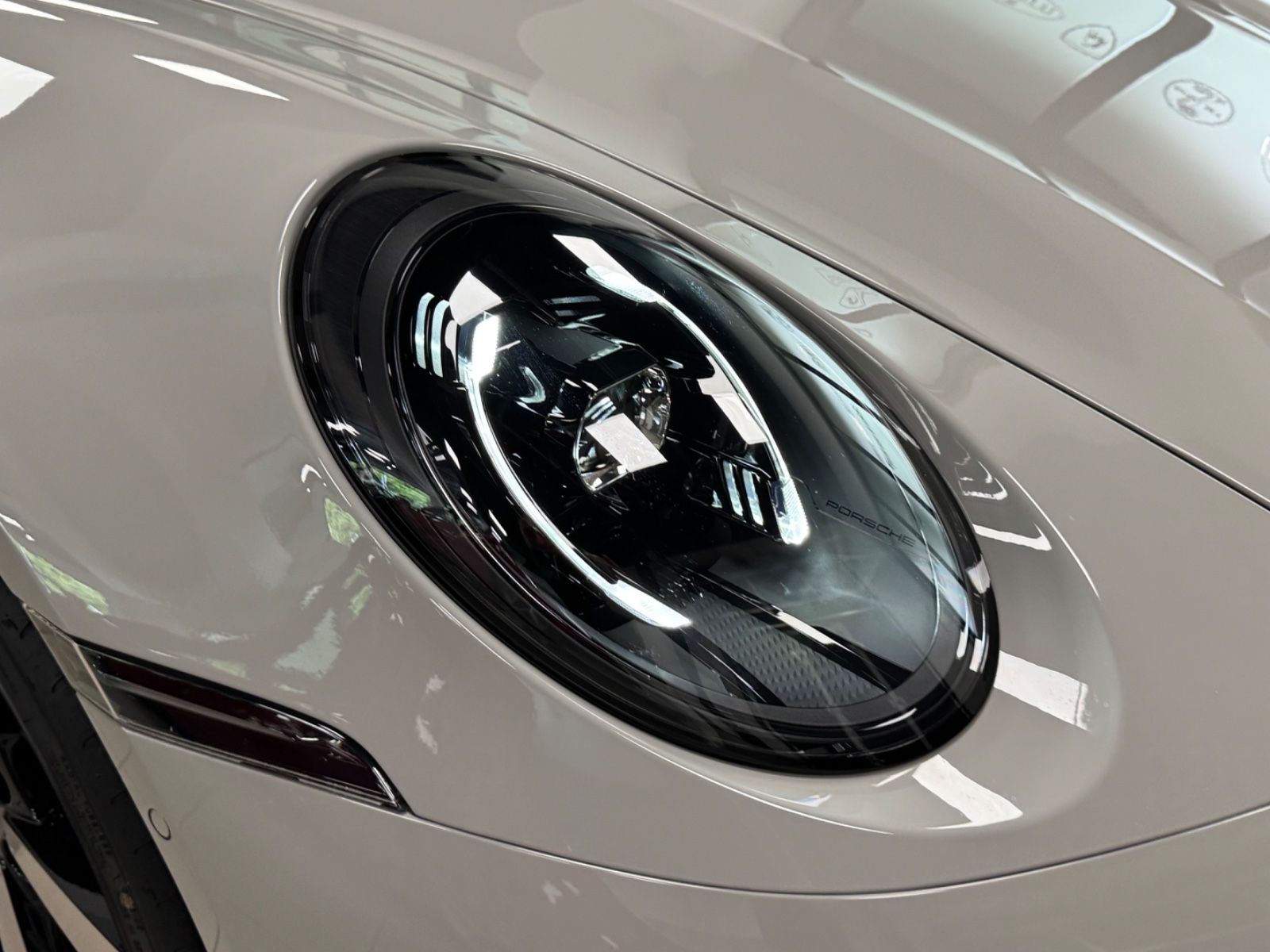 Fahrzeugabbildung Porsche 992 CARRERA CABRIO FACELIFT SPORTDESIGN BOSE NEW