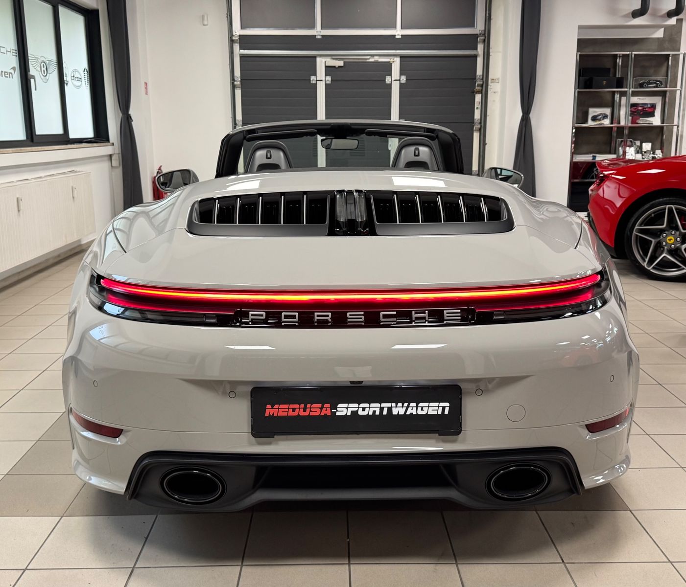 Fahrzeugabbildung Porsche 992 CARRERA CABRIO FACELIFT SPORTDESIGN BOSE NEW