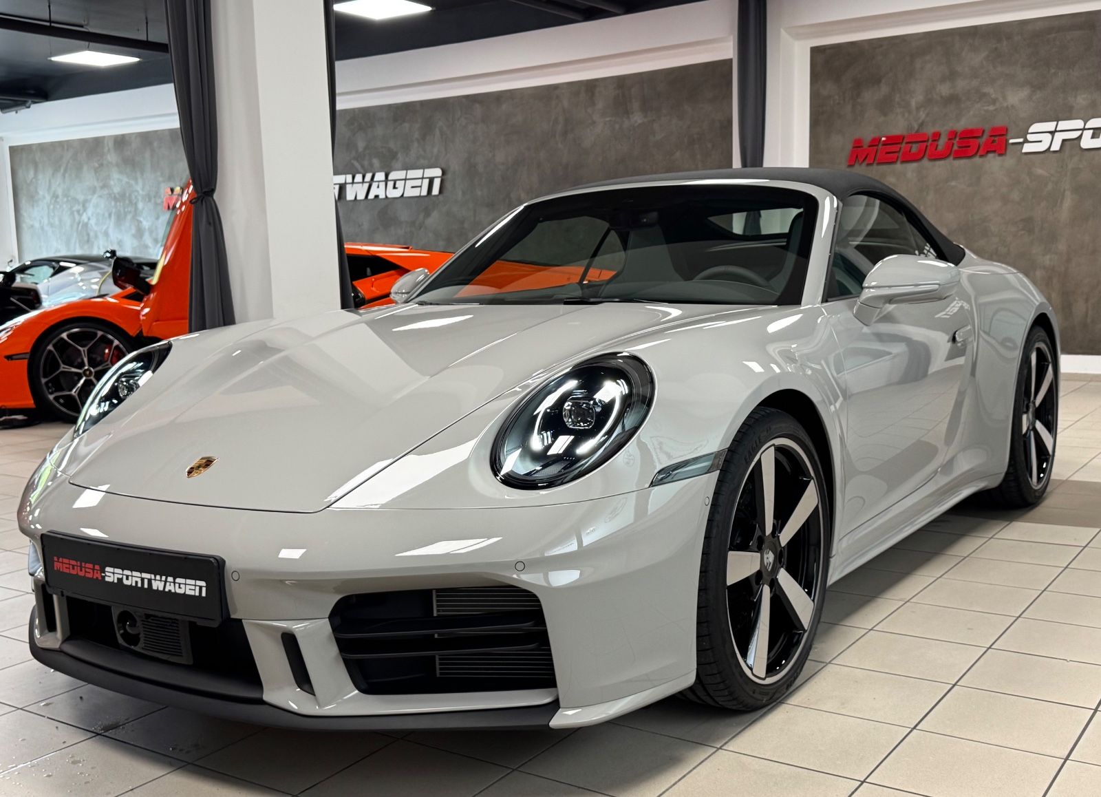Fahrzeugabbildung Porsche 992 CARRERA CABRIO FACELIFT SPORTDESIGN BOSE NEW