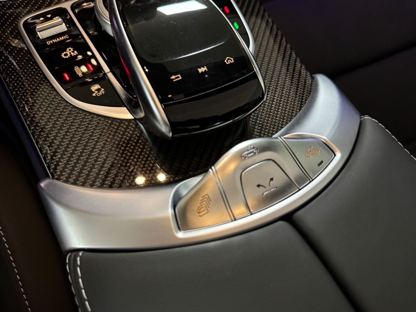 Fahrzeugabbildung Mercedes-Benz C 63 S AMG CABRIO CARBON EXT&INT CERAMIC FULLOPT