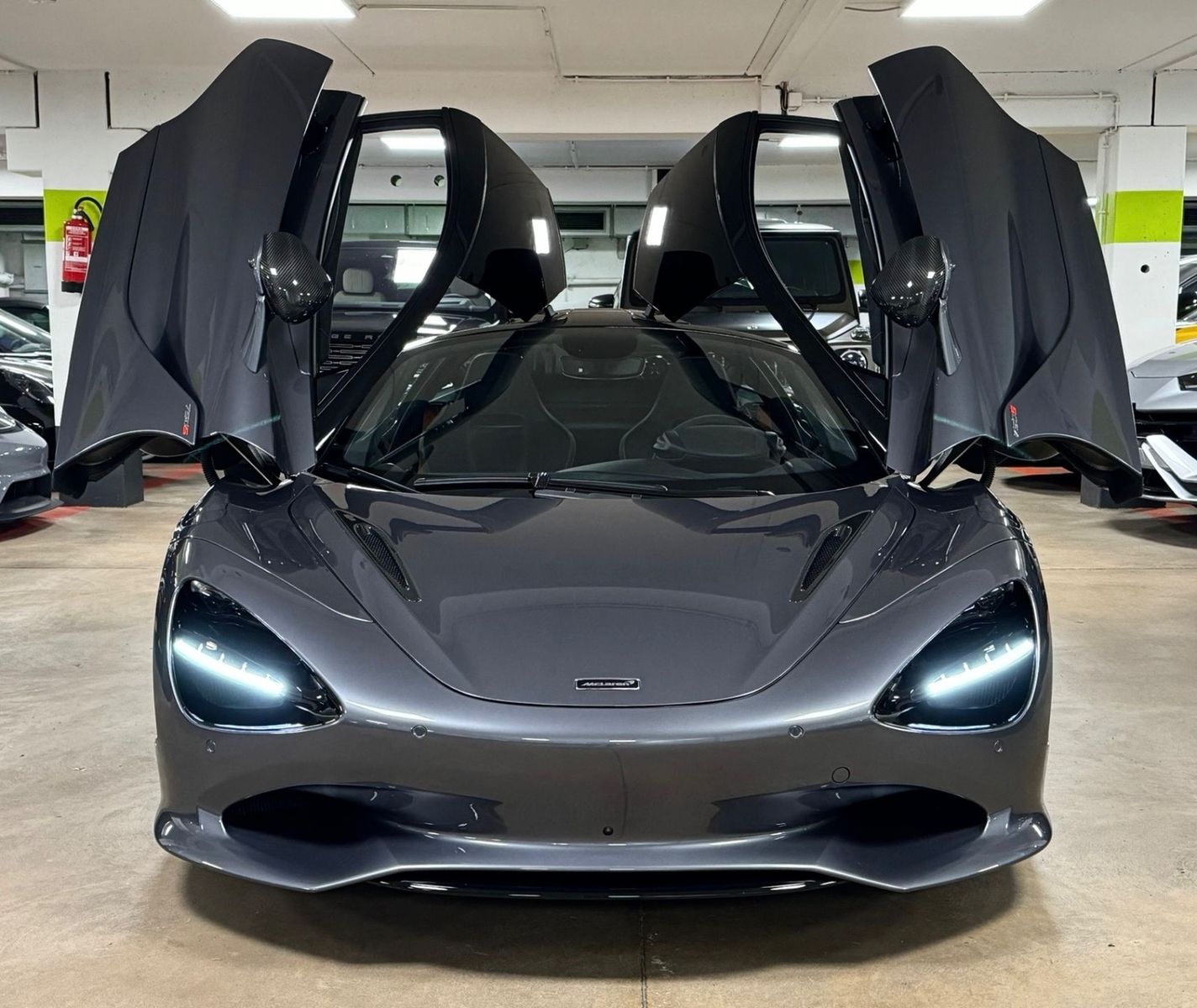 McLaren 750S COUPE MY25 CARBON EXT&INT B&W LIFT FULLOPT!