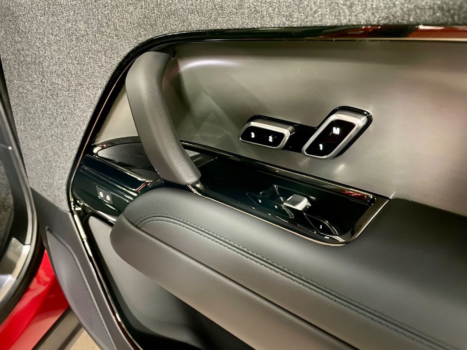 Fahrzeugabbildung Land Rover RR SPORT D300 DYNAMIC SE BLACKPACK PANO PROD22!