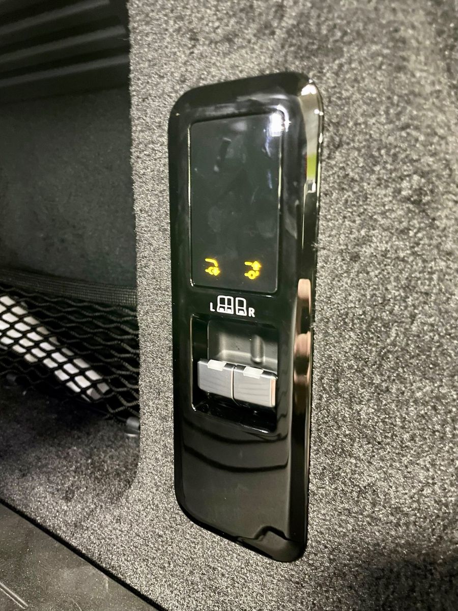 Fahrzeugabbildung Land Rover RR SPORT D300 DYNAMIC SE BLACKPACK PANO PROD22!