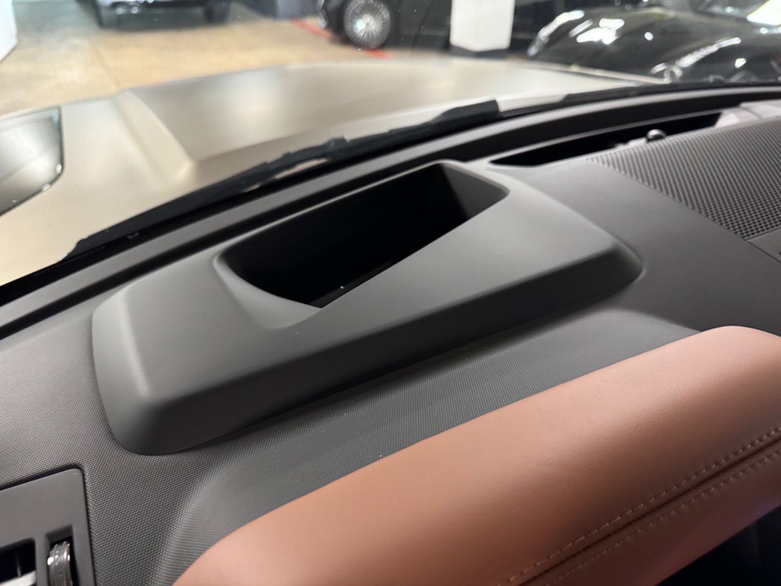 Fahrzeugabbildung Land Rover DEFENDER 4.4 P635 110 OCTA GOLDMATT NEW P25 FULL