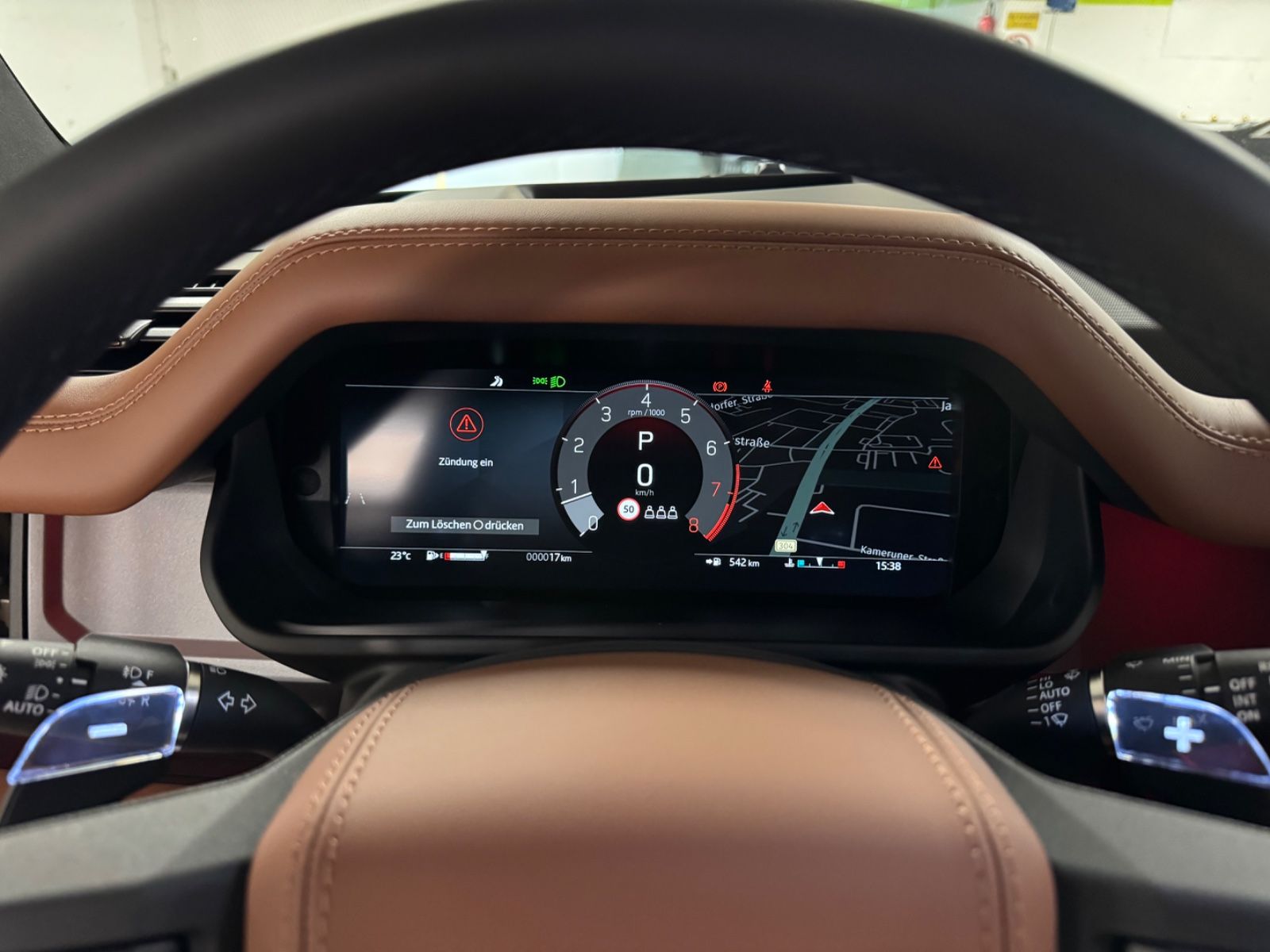 Fahrzeugabbildung Land Rover DEFENDER 4.4 P635 110 OCTA GOLDMATT NEW P25 FULL