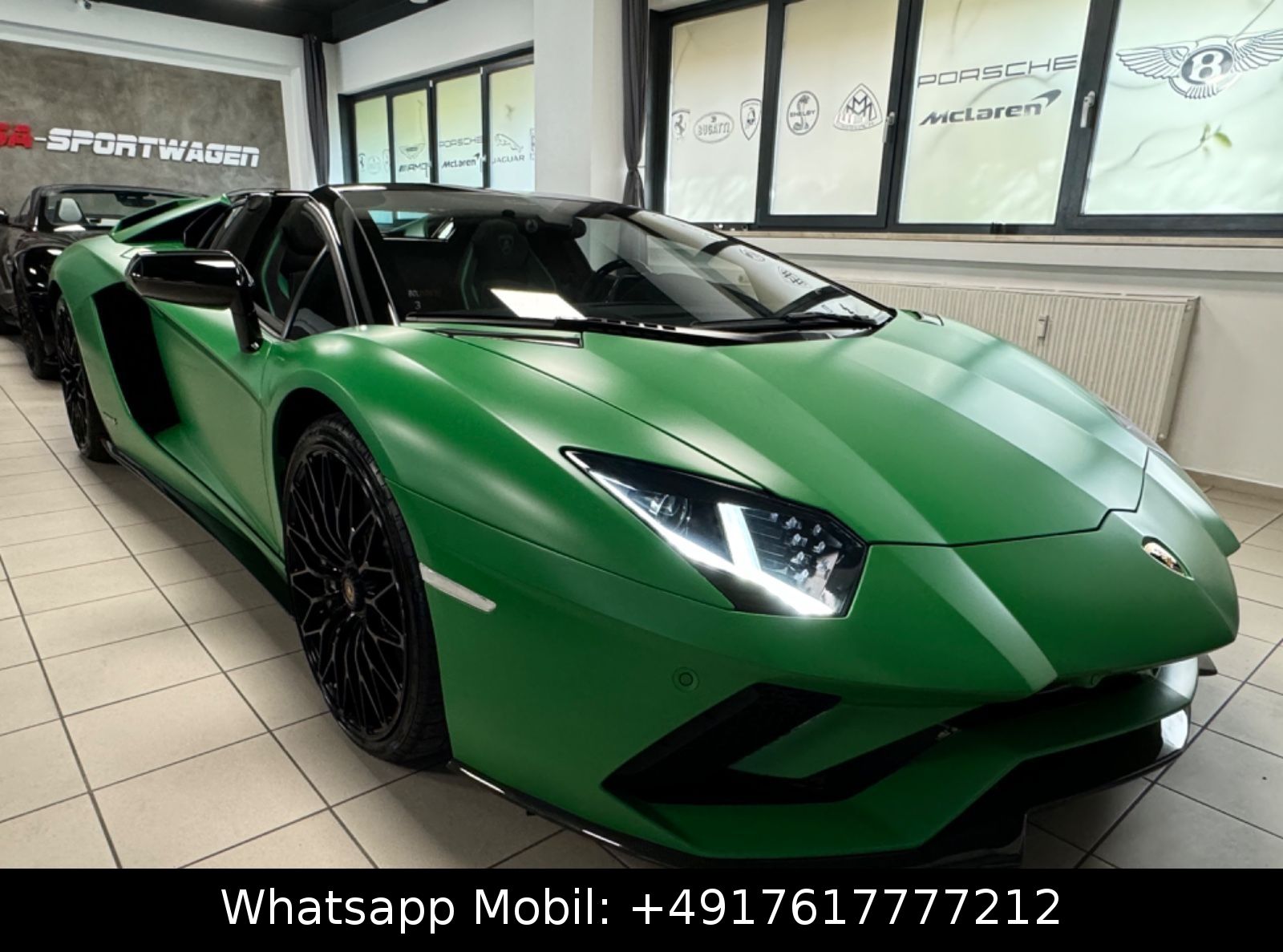 Fahrzeugabbildung Lamborghini AVENTADOR S ROADSTER GREEN EXT&INT CARBON FULLOP