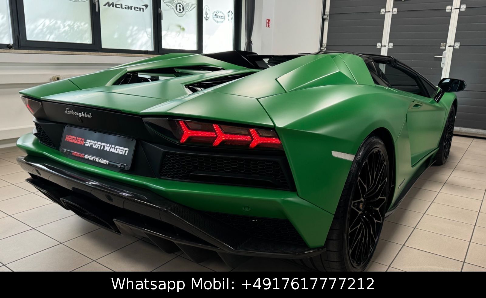 Fahrzeugabbildung Lamborghini AVENTADOR S ROADSTER GREEN EXT&INT CARBON FULLOP
