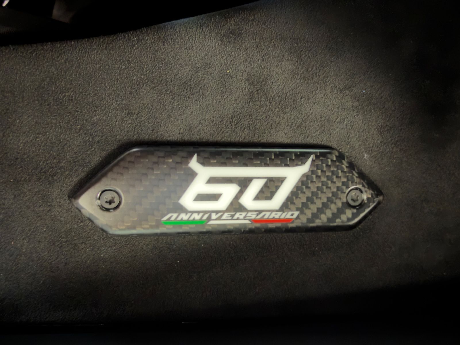 Fahrzeugabbildung Lamborghini HURACAN TECNICA CARBON EXT&INT SENSONUM FULLOPT!