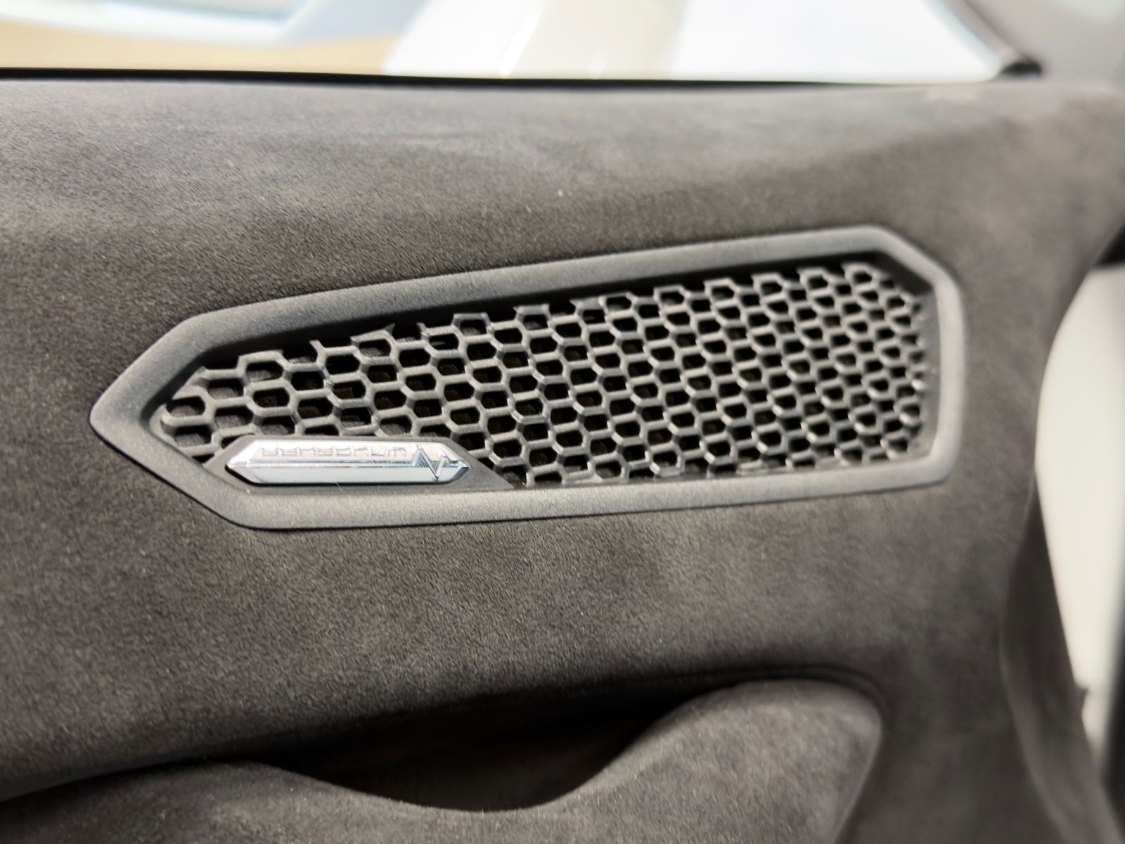 Fahrzeugabbildung Lamborghini HURACAN TECNICA CARBON EXT&INT SENSONUM FULLOPT!