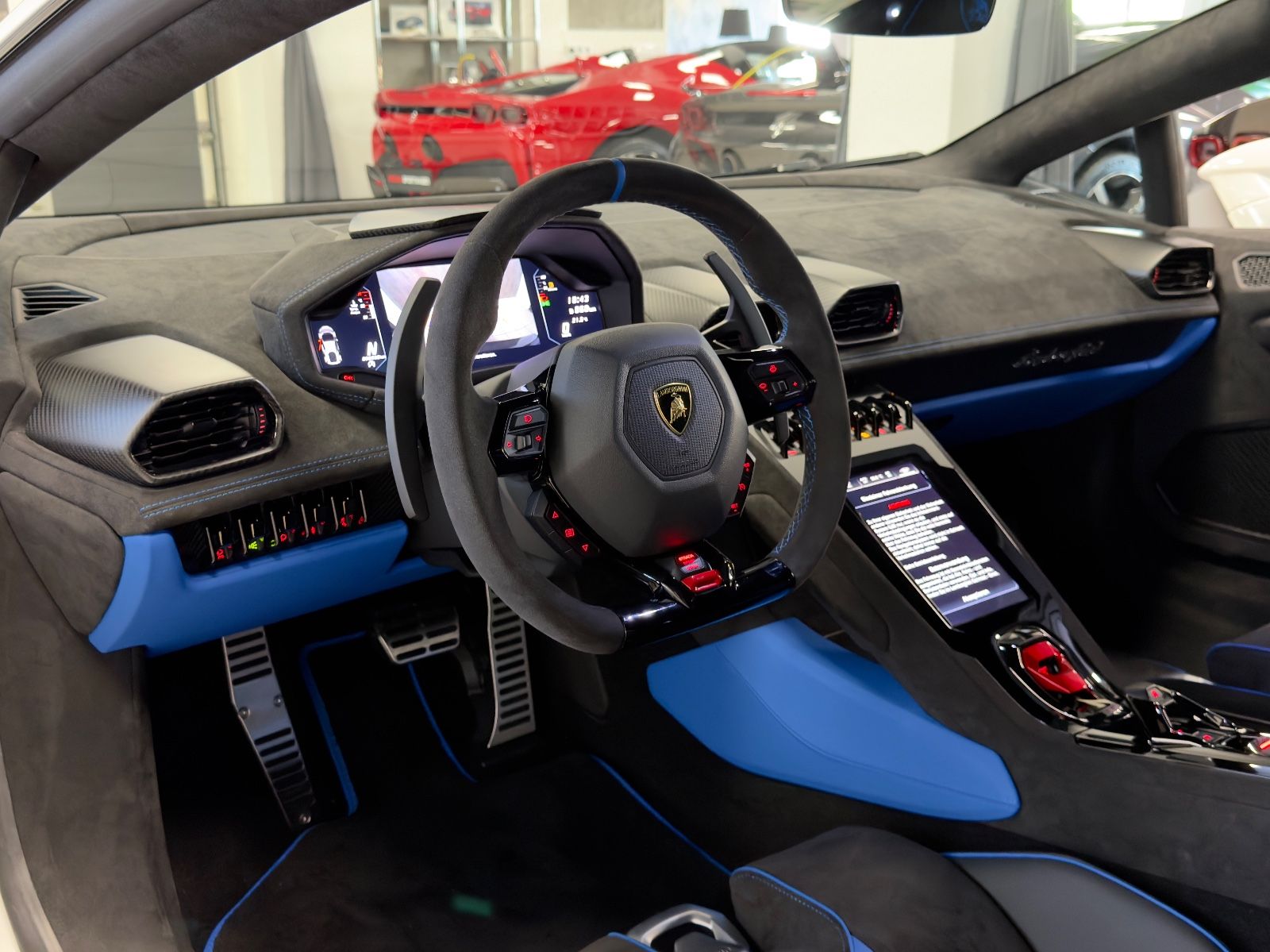 Fahrzeugabbildung Lamborghini HURACAN TECNICA CARBON EXT&INT SENSONUM FULLOPT!