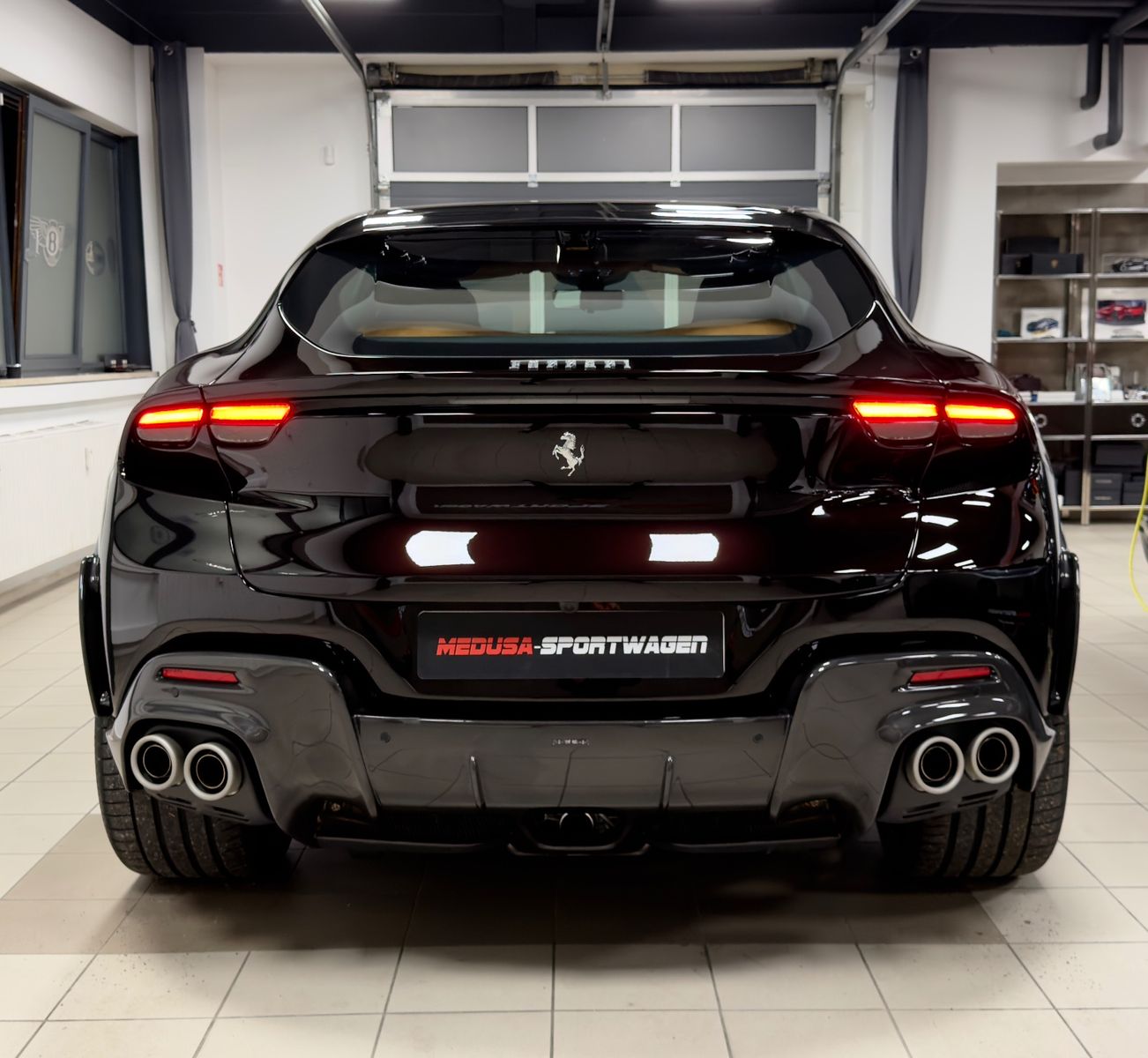 Fahrzeugabbildung Ferrari PUROSANGUE CARBON EXT&INT MASSAGE PANO MY26 FULL