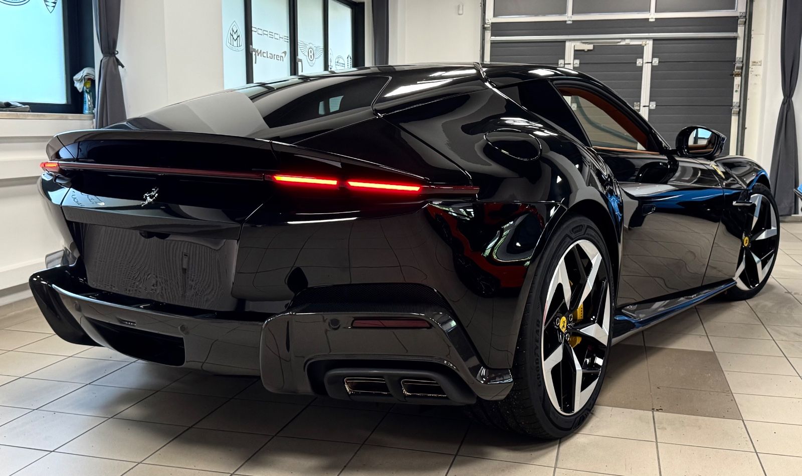 Fahrzeugabbildung Ferrari 12Cilindri COUPE CARBON EXT&INT CUIOI INT FULL