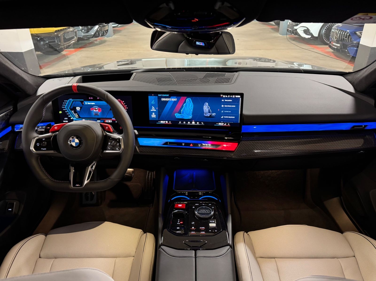 Fahrzeugabbildung BMW M5 ULTIMATE CERAMIC CARBON-INT&EXT B&W FULLOPT!