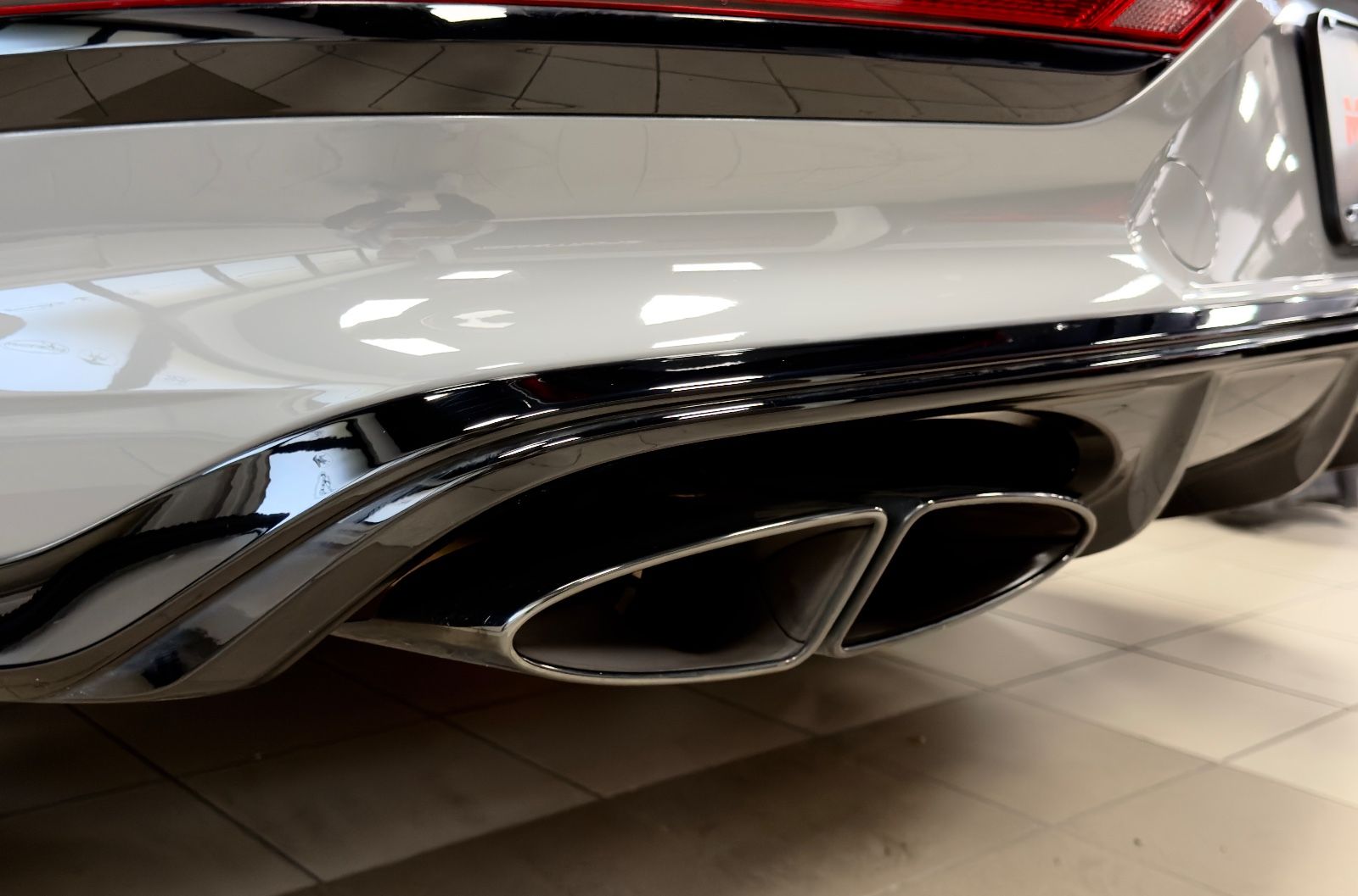 Fahrzeugabbildung Bentley BENTAYGA V8 S CARBON NAIM MASSAGE PANO FULL!