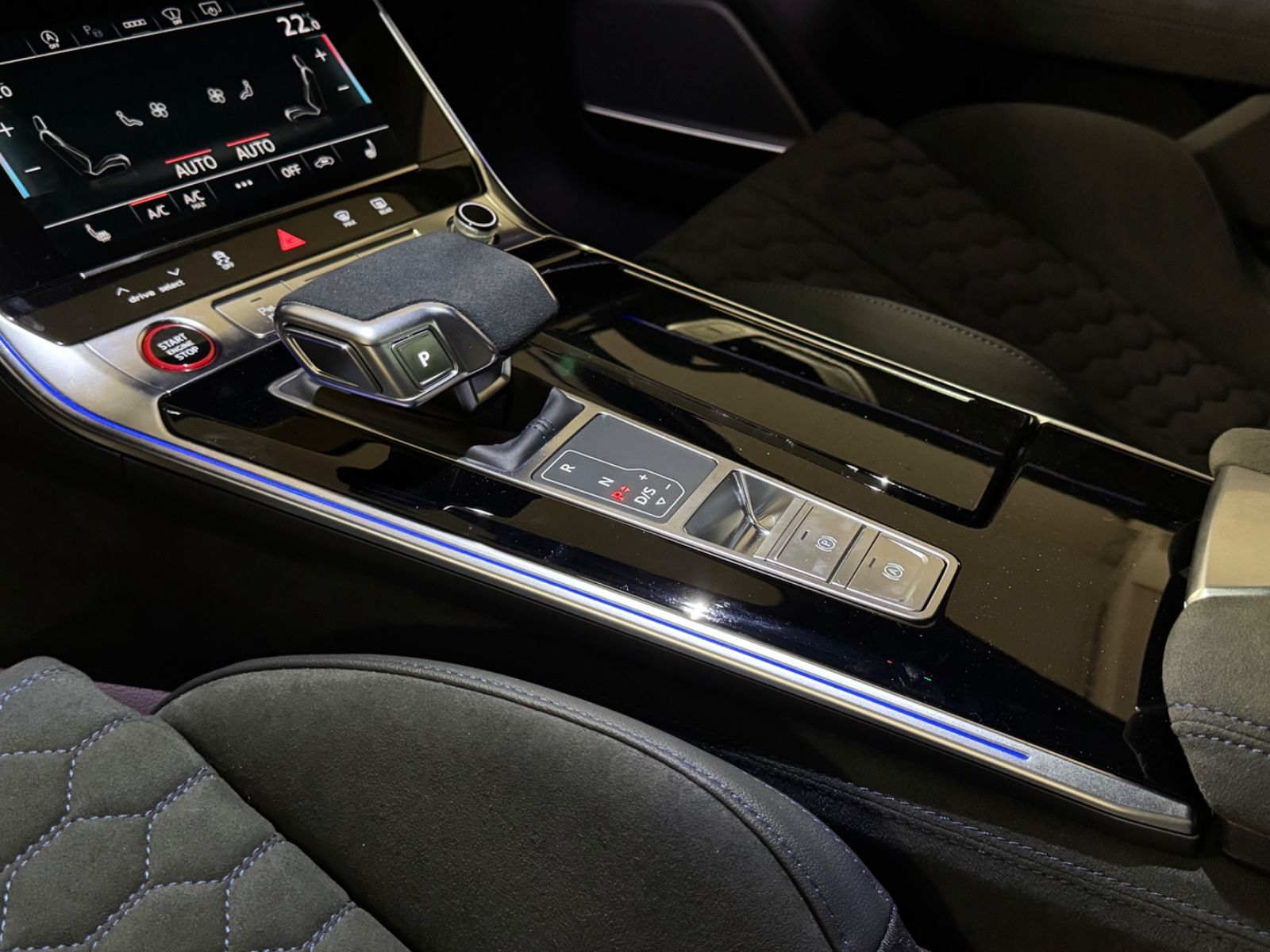 Fahrzeugabbildung Audi RS6 PERFORMANCE SCHALENSITZE CERAMIC B&O 25 FULL