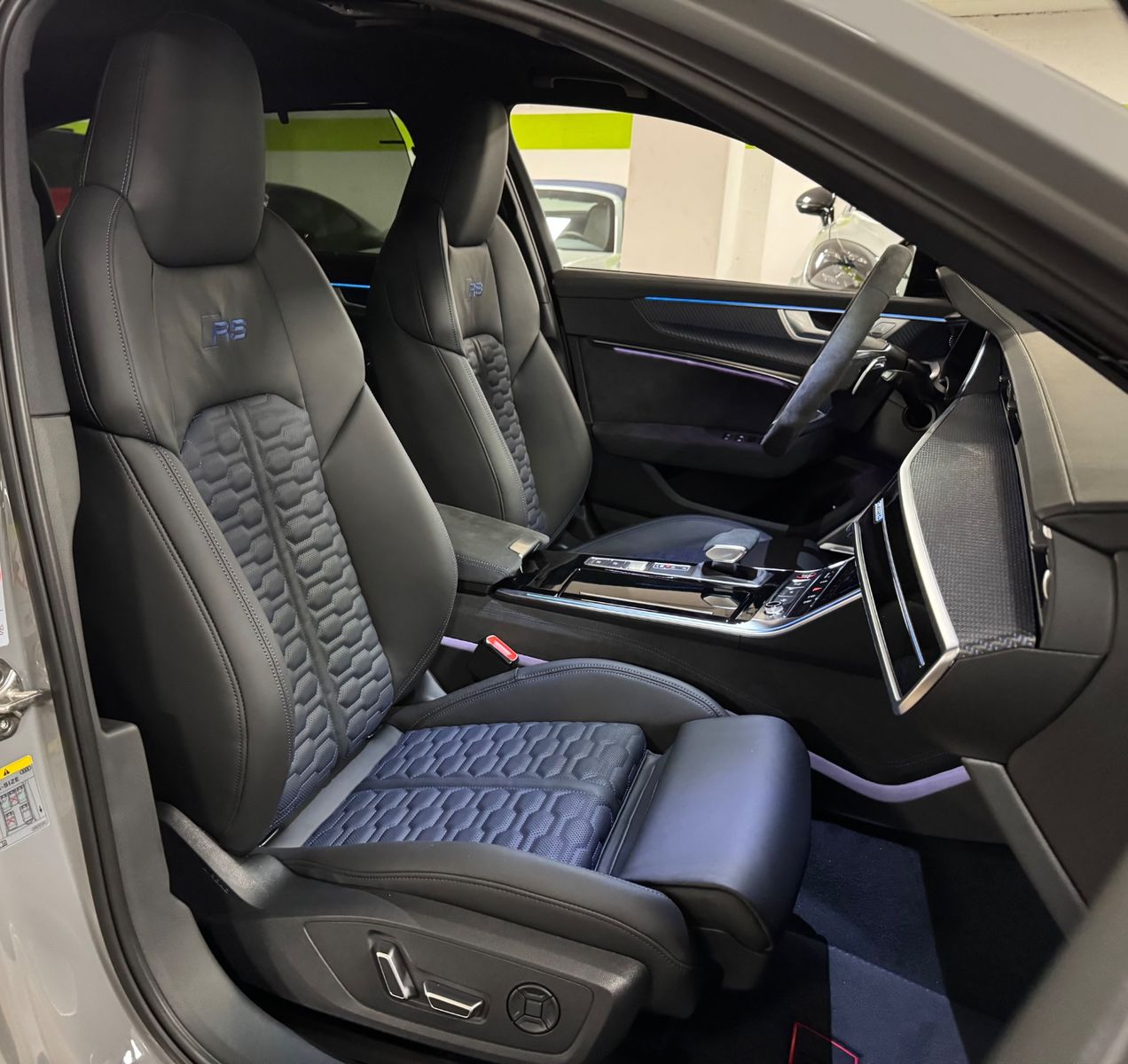 Fahrzeugabbildung Audi RS6 PERFORMANCE CARBON CERAMIC B&O PANO 25 FULL!